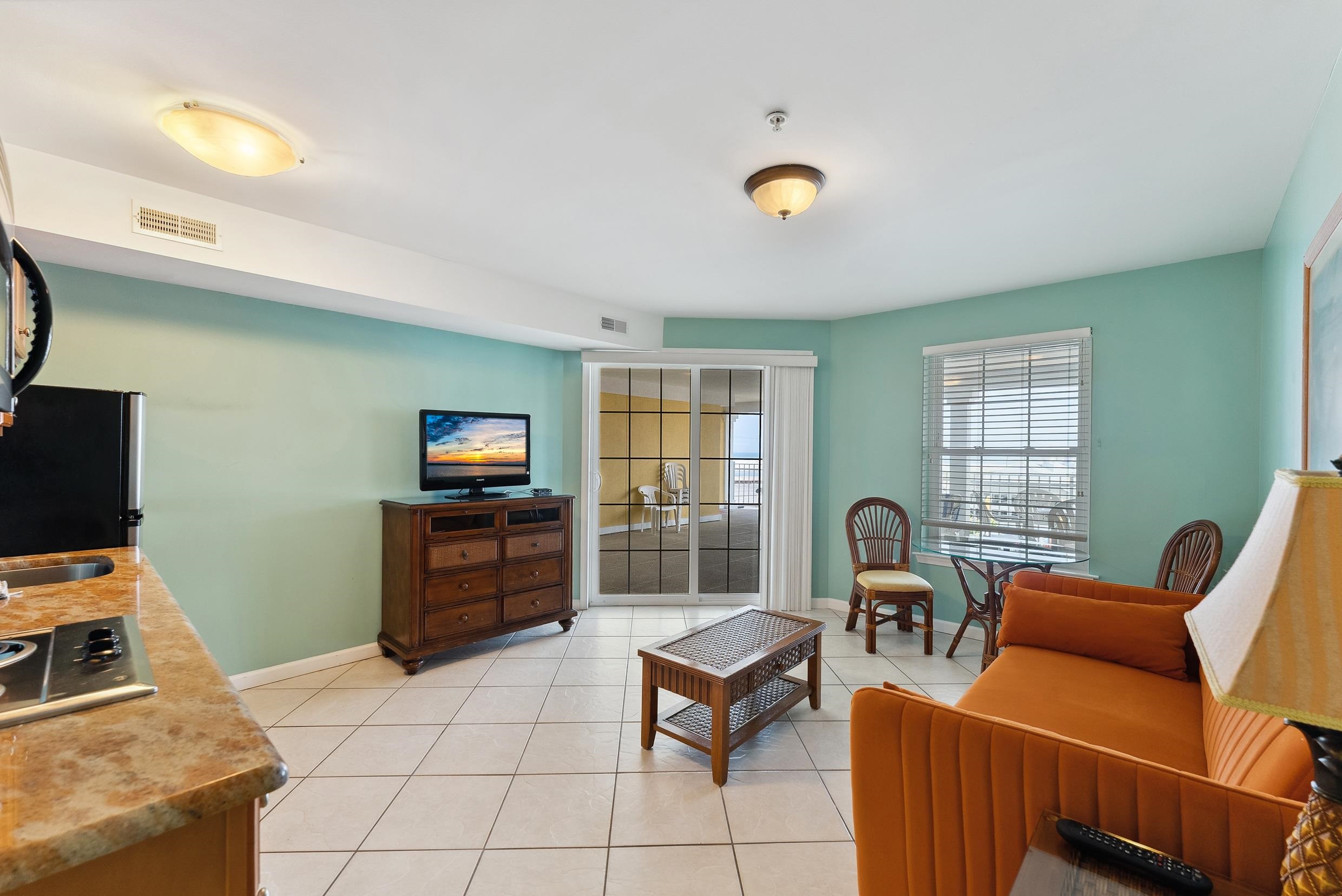 106 W Spruce Avenue Unit: 207