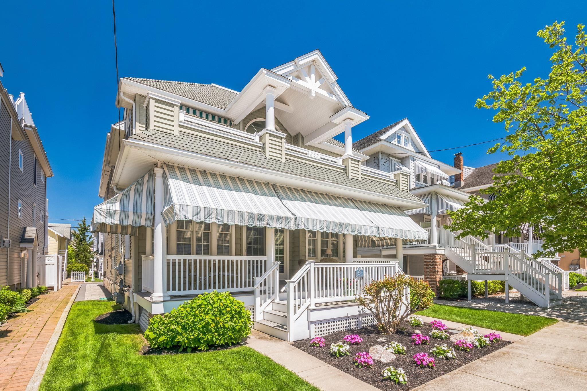 839 Park Place Unit: 2