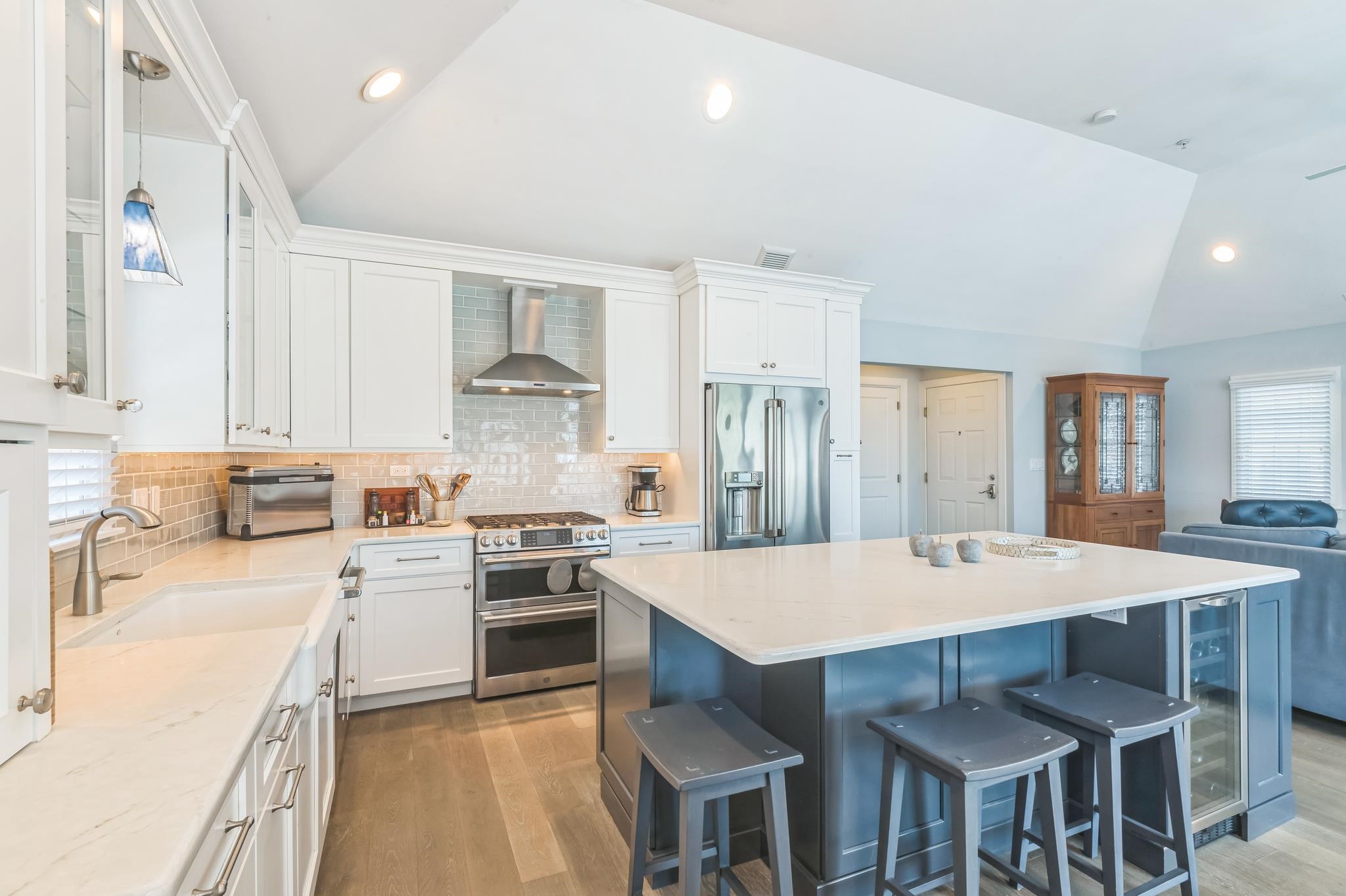 839 Park Place Unit: 2