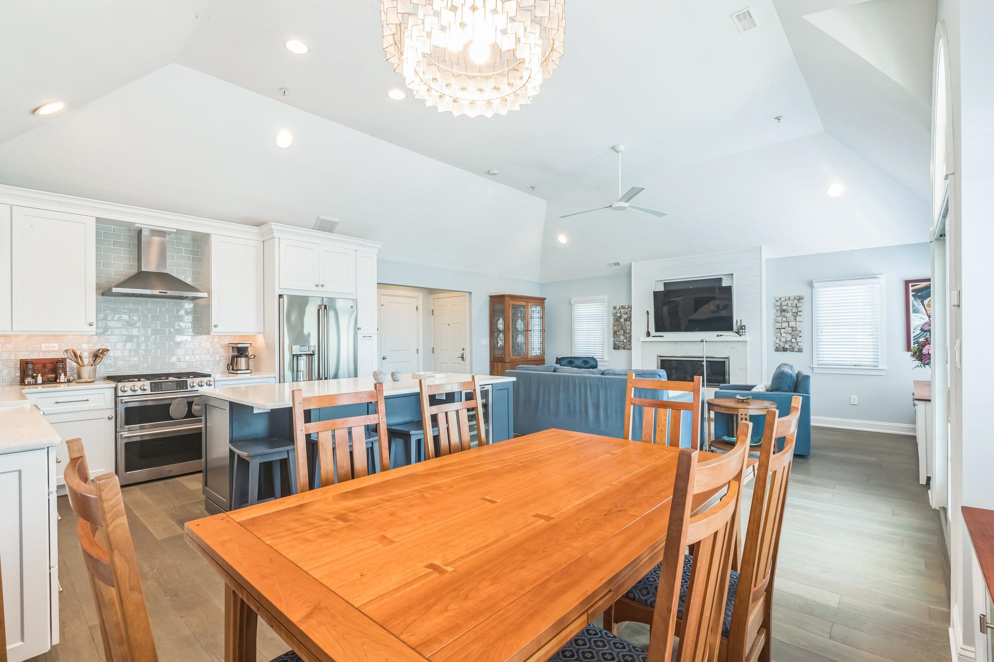 839 Park Place Unit: 2