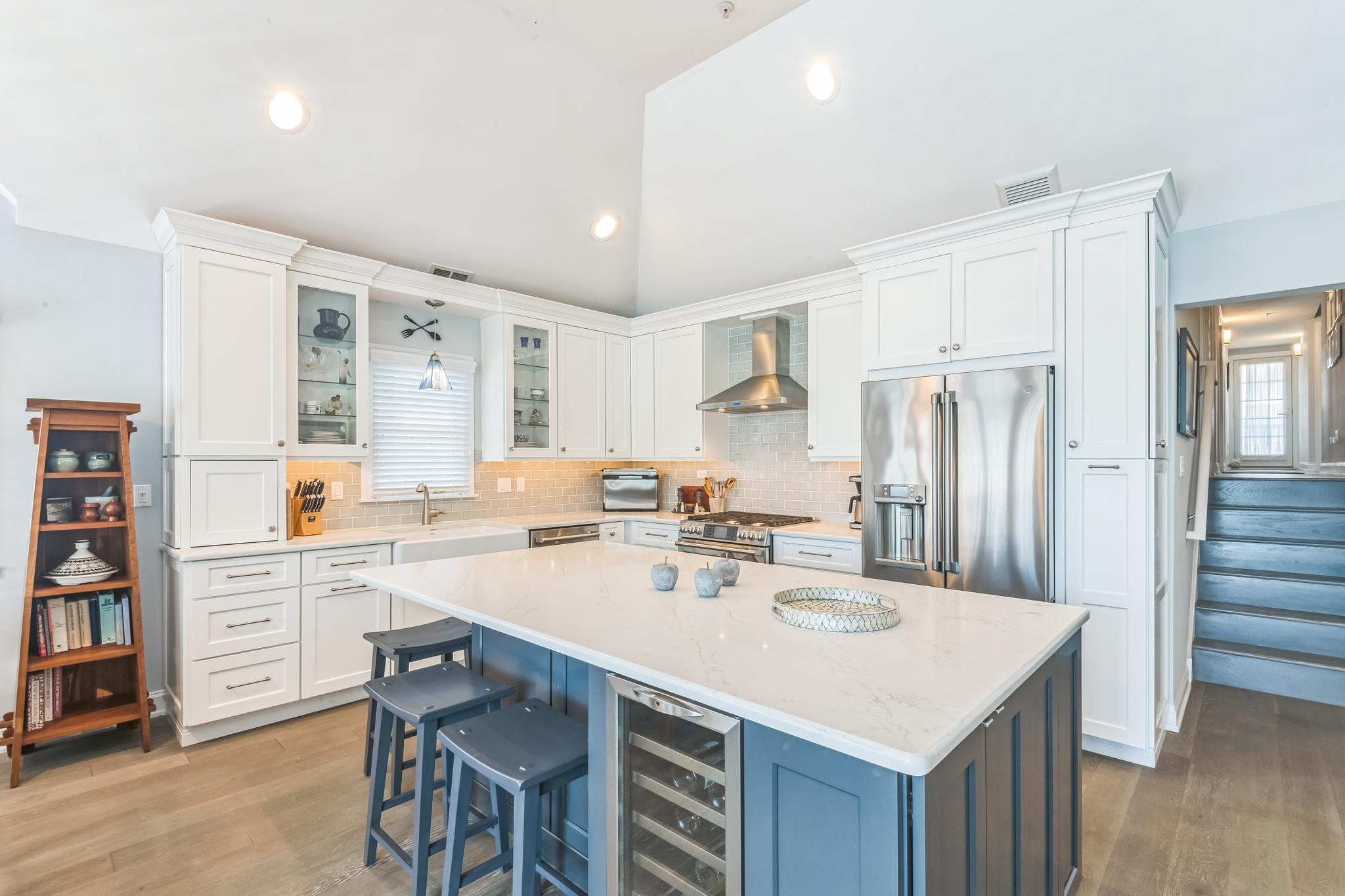 839 Park Place Unit: 2