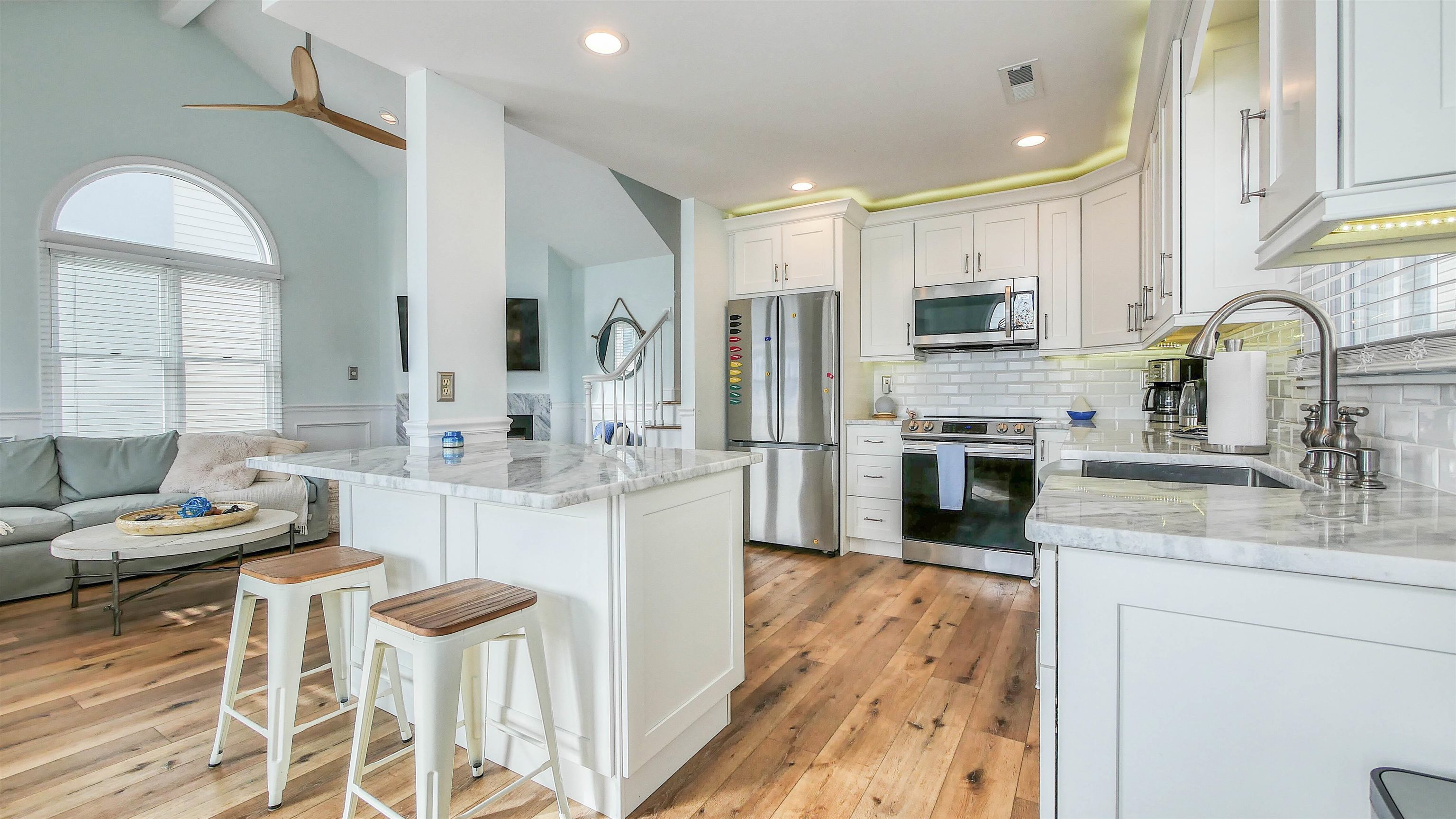 3926 Central Avenue Unit: 2