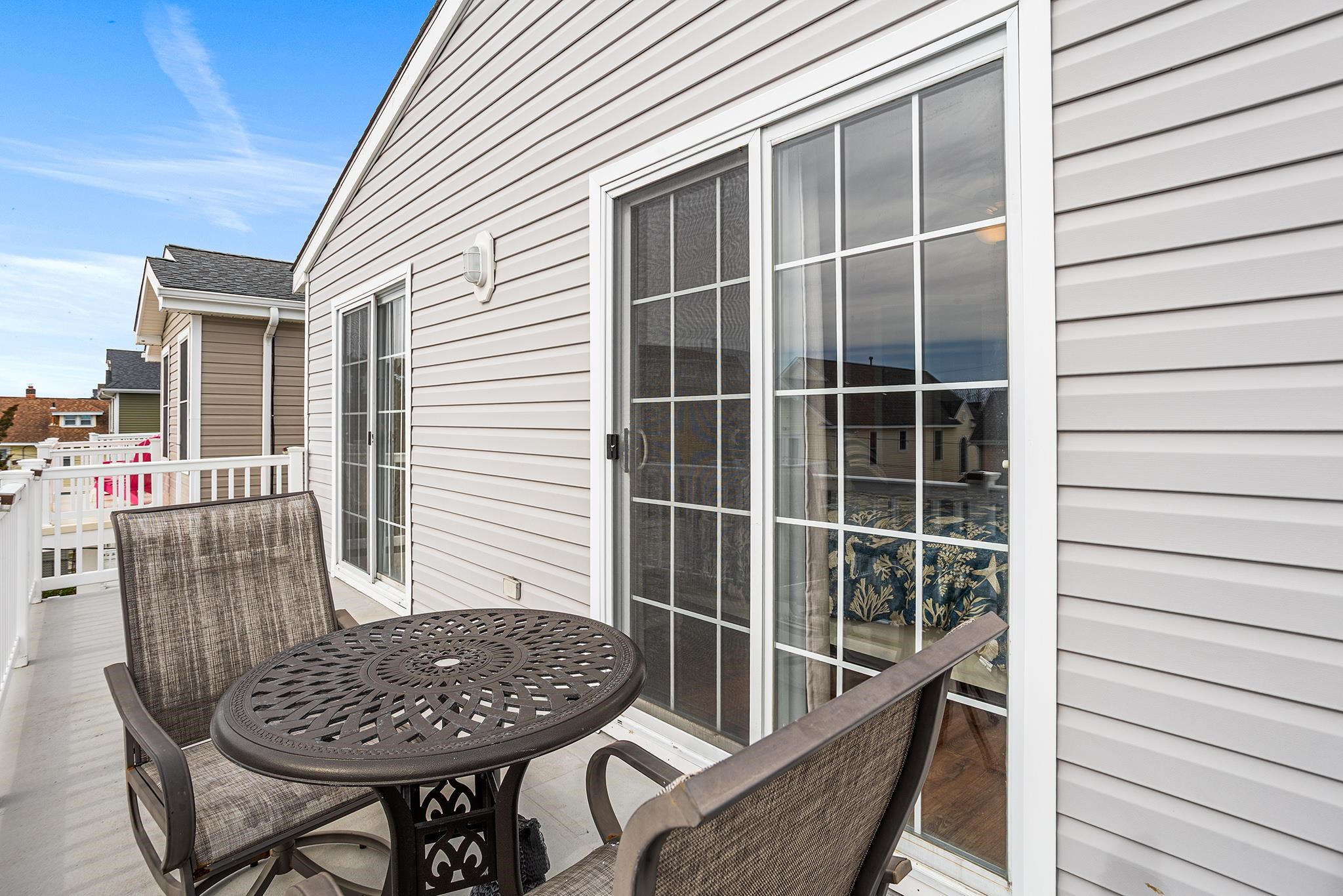207 Asbury Avenue Unit: 2nd Floor