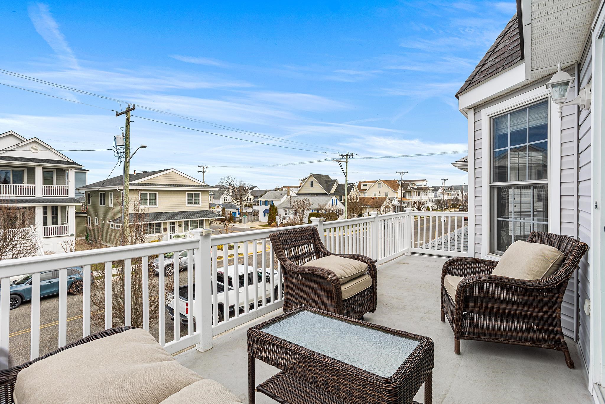 207 Asbury Avenue Unit: 2nd Floor
