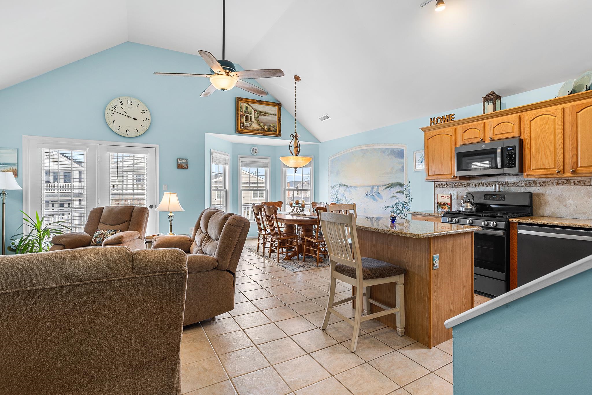 207 Asbury Avenue Unit: 2nd Floor