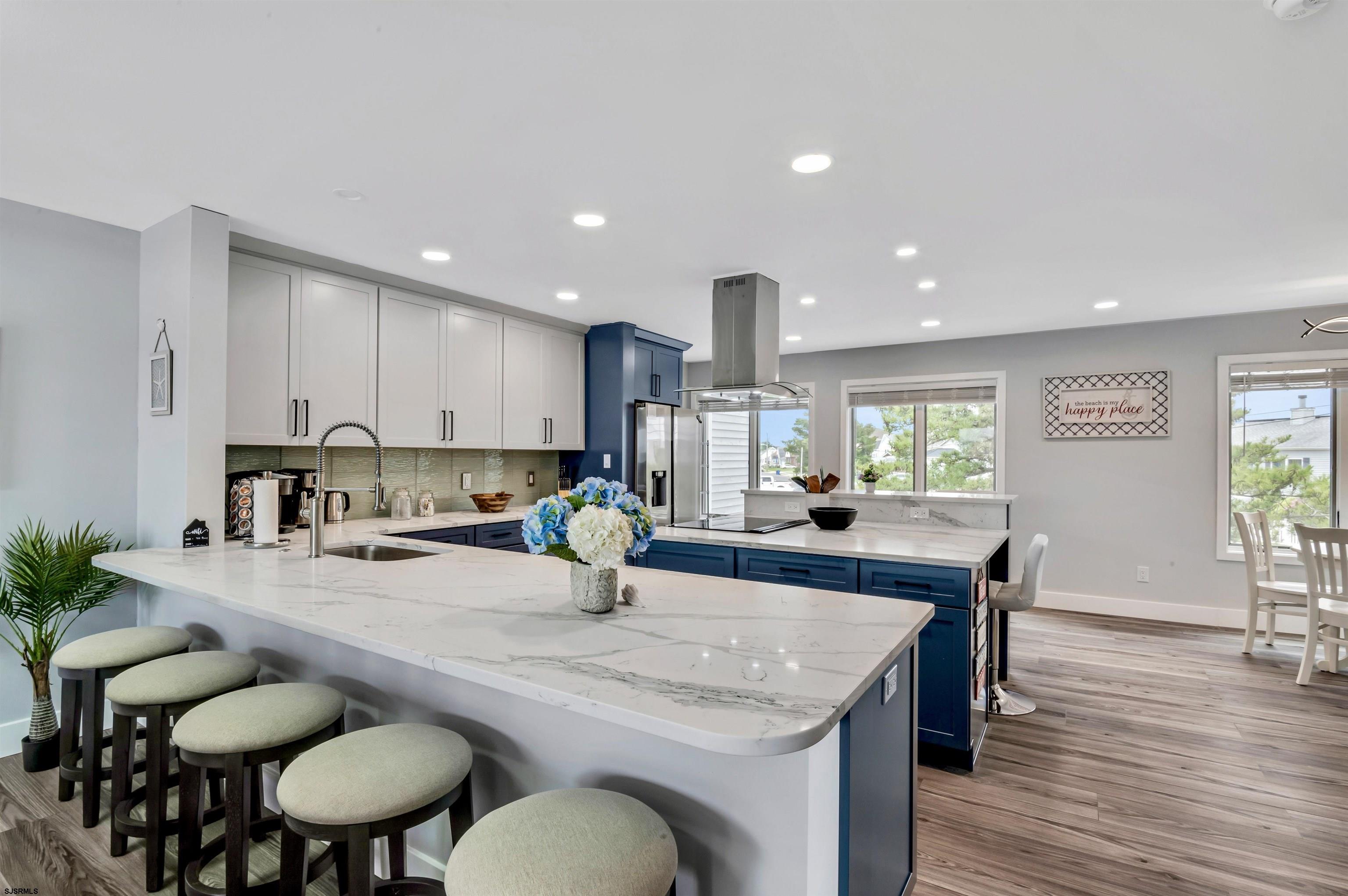 715 Bayshore Avenue Unit: 2