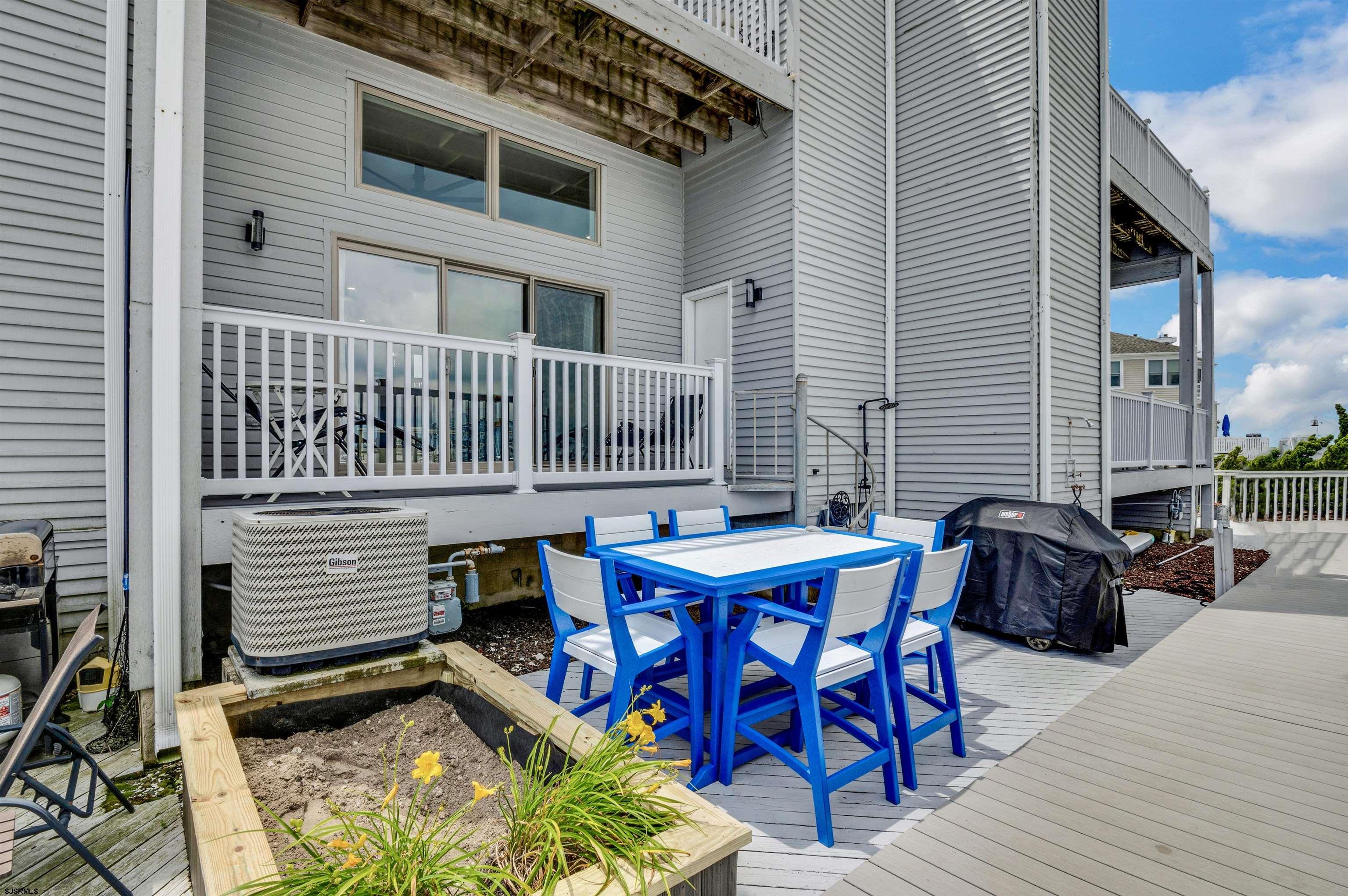 715 Bayshore Avenue Unit: 2