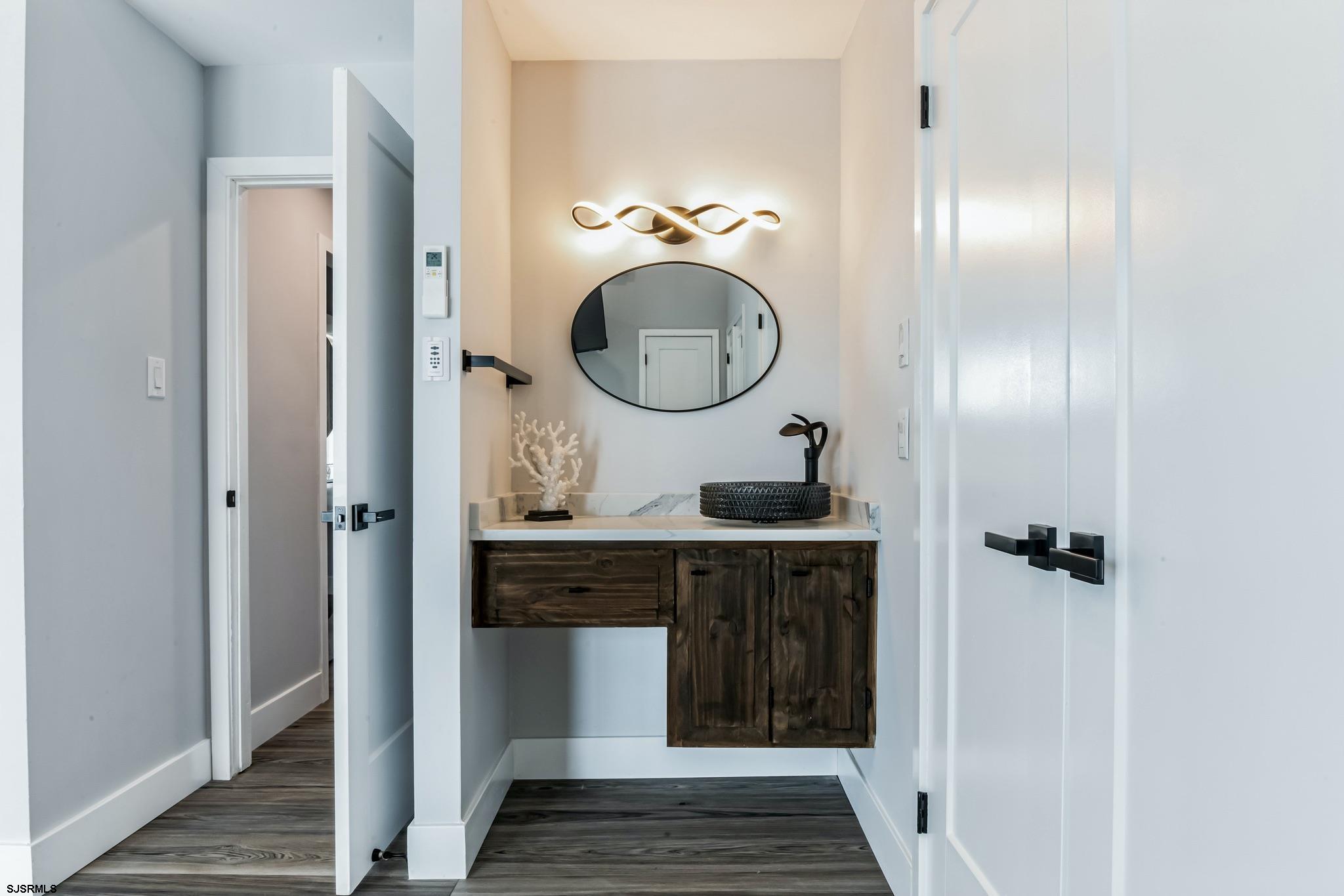 715 Bayshore Avenue Unit: 2