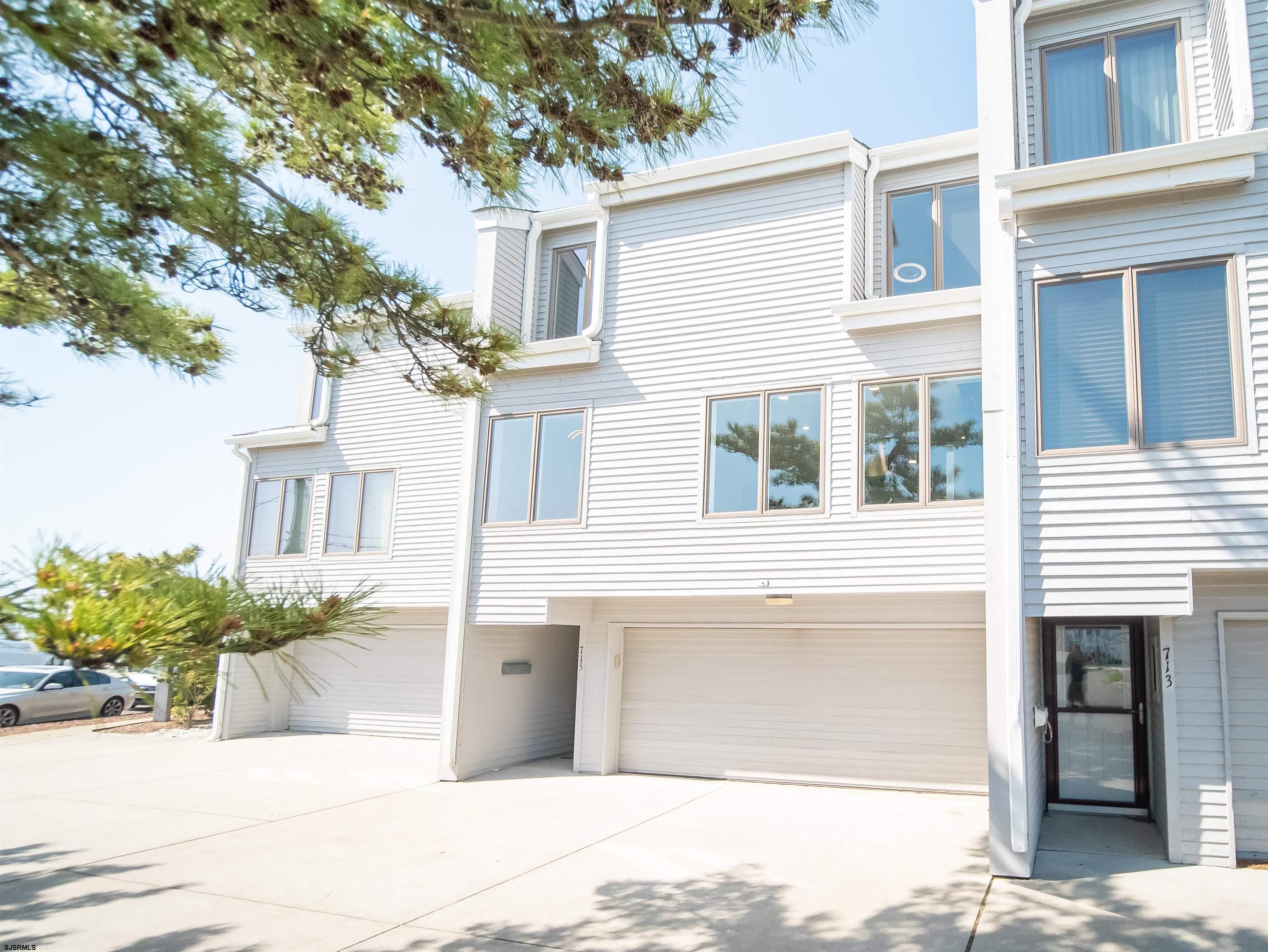 715 Bayshore Avenue Unit: 2