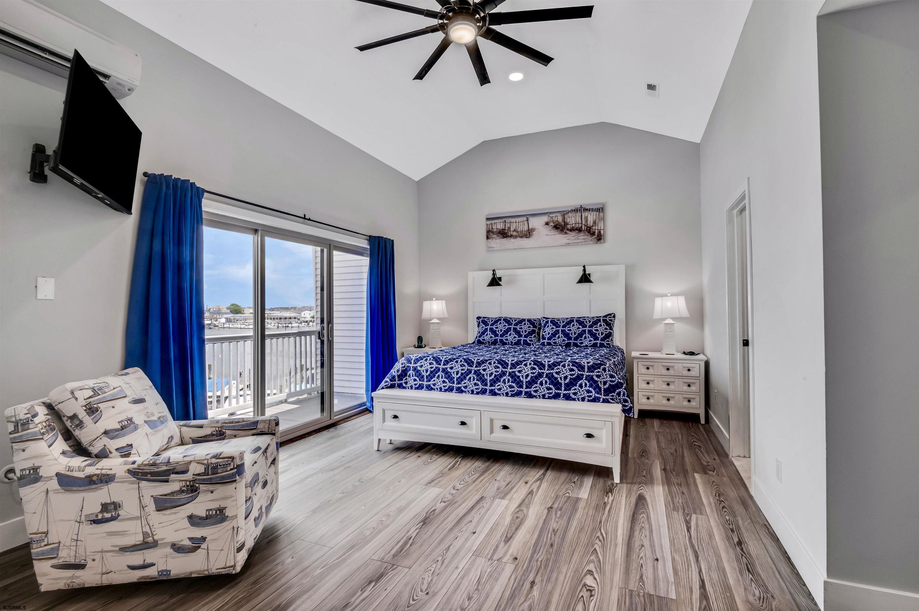 715 Bayshore Avenue Unit: 2