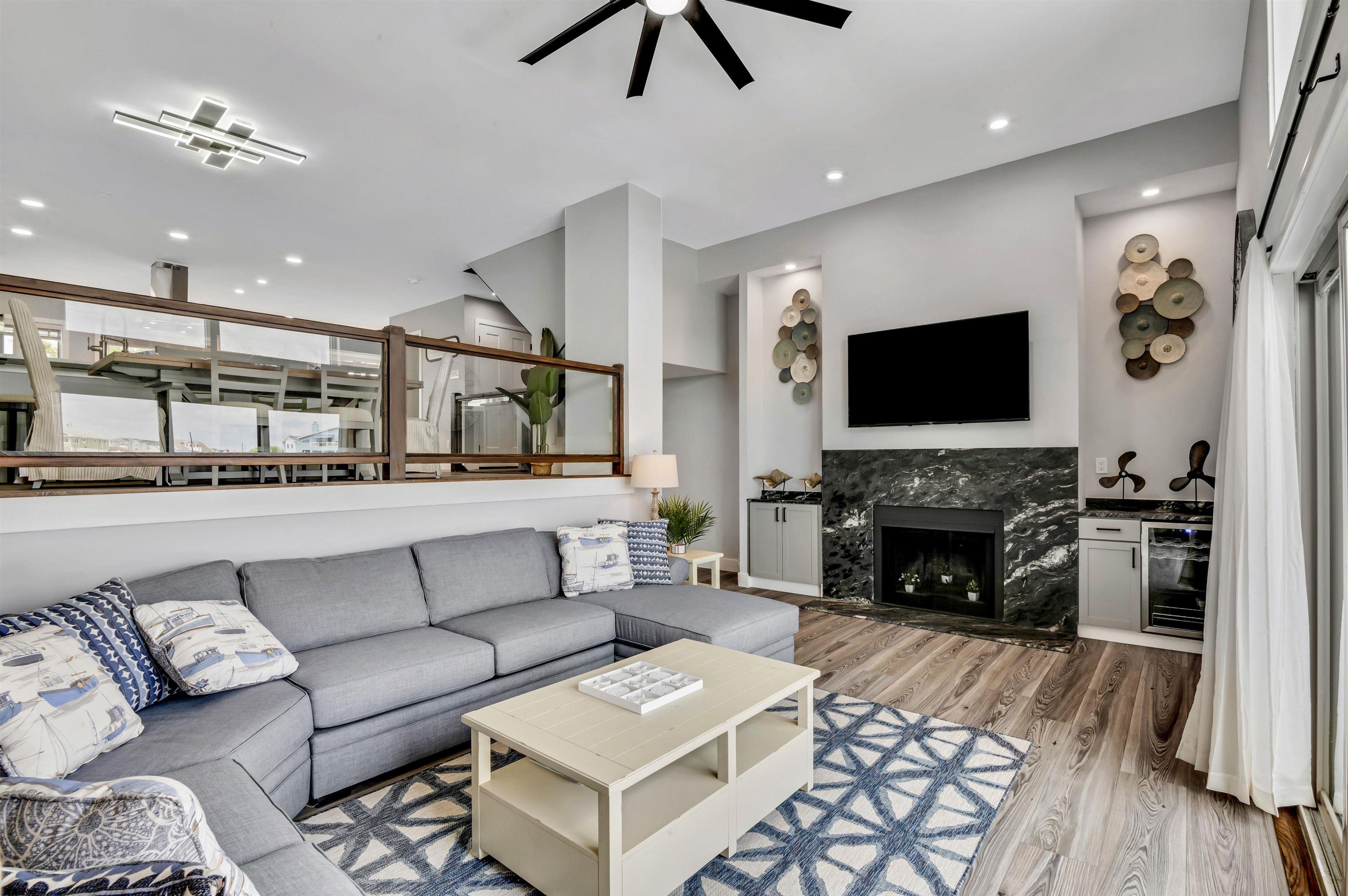 715 Bayshore Avenue Unit: 2