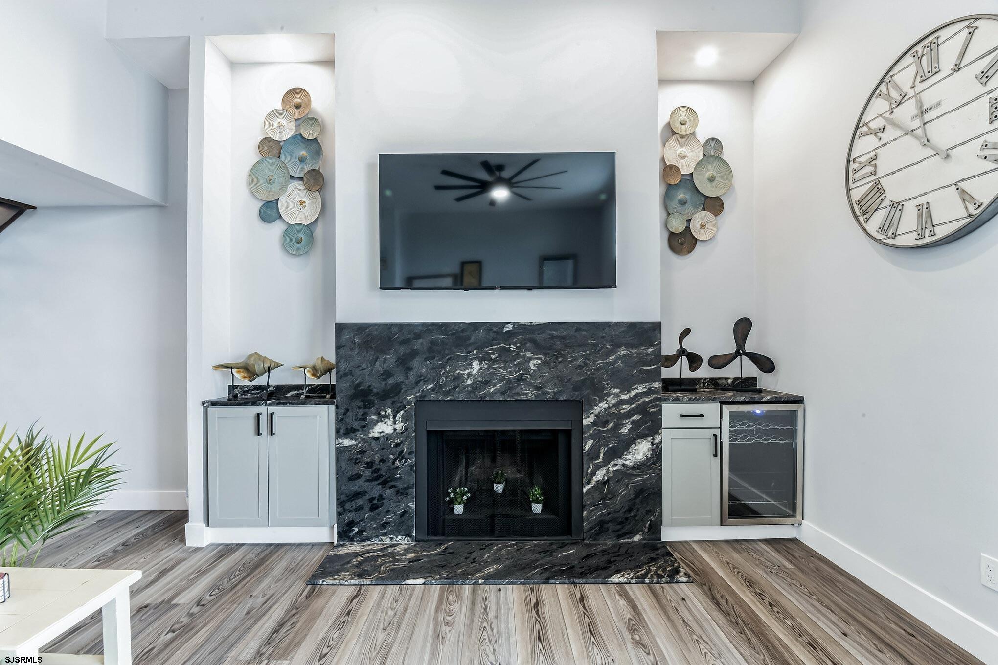 715 Bayshore Avenue Unit: 2