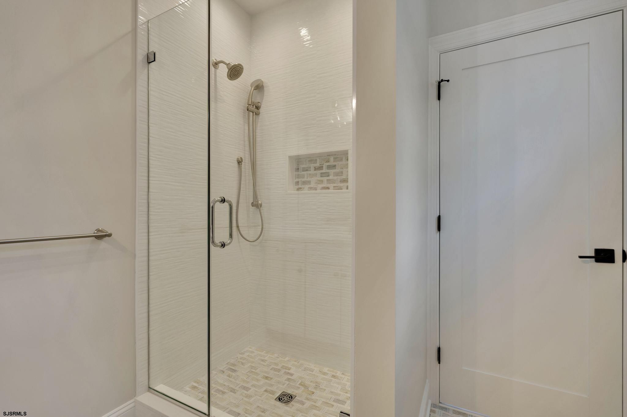 424 West Avenue Unit: 1