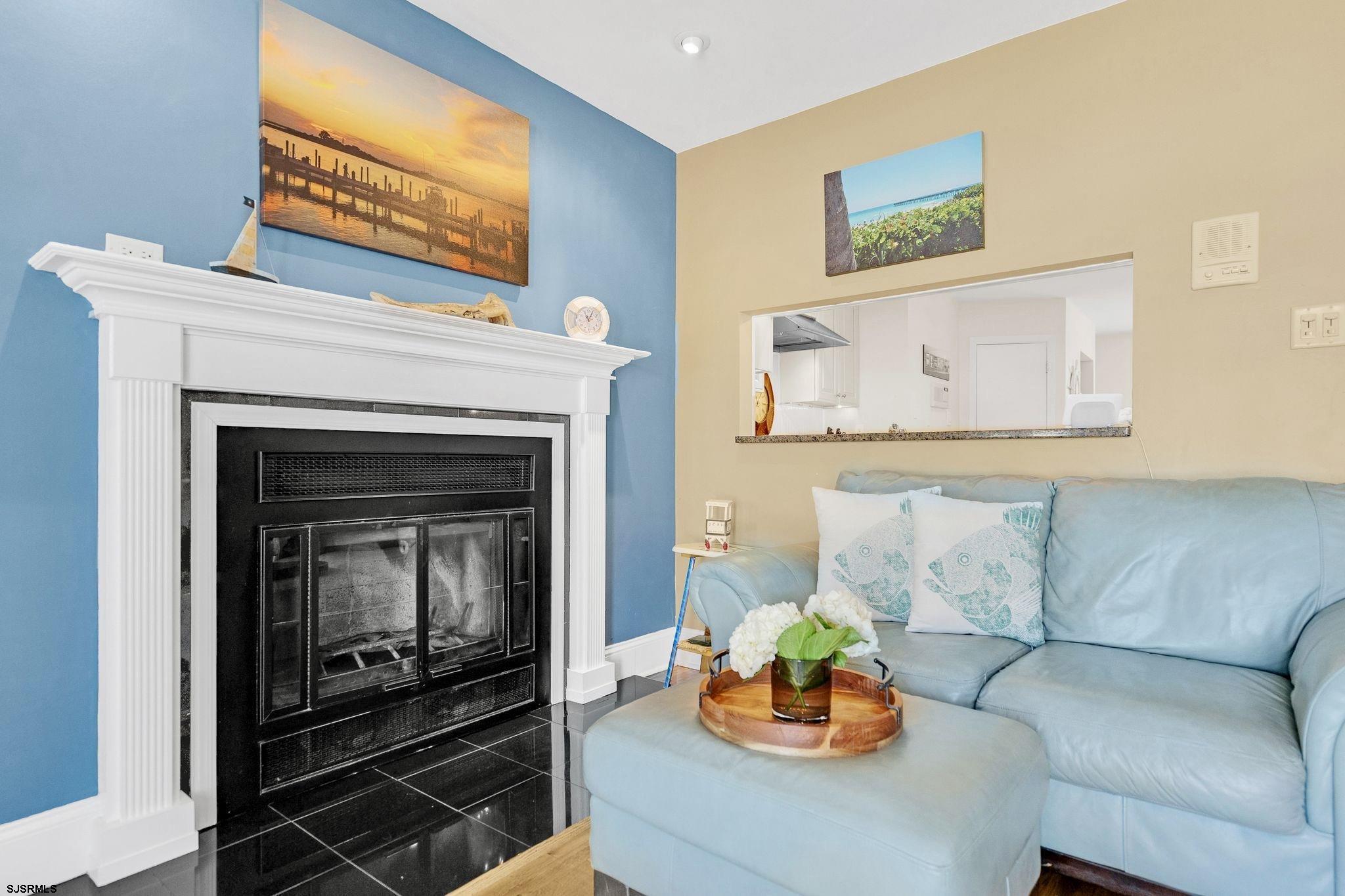 5 W 6th Street Unit: 5