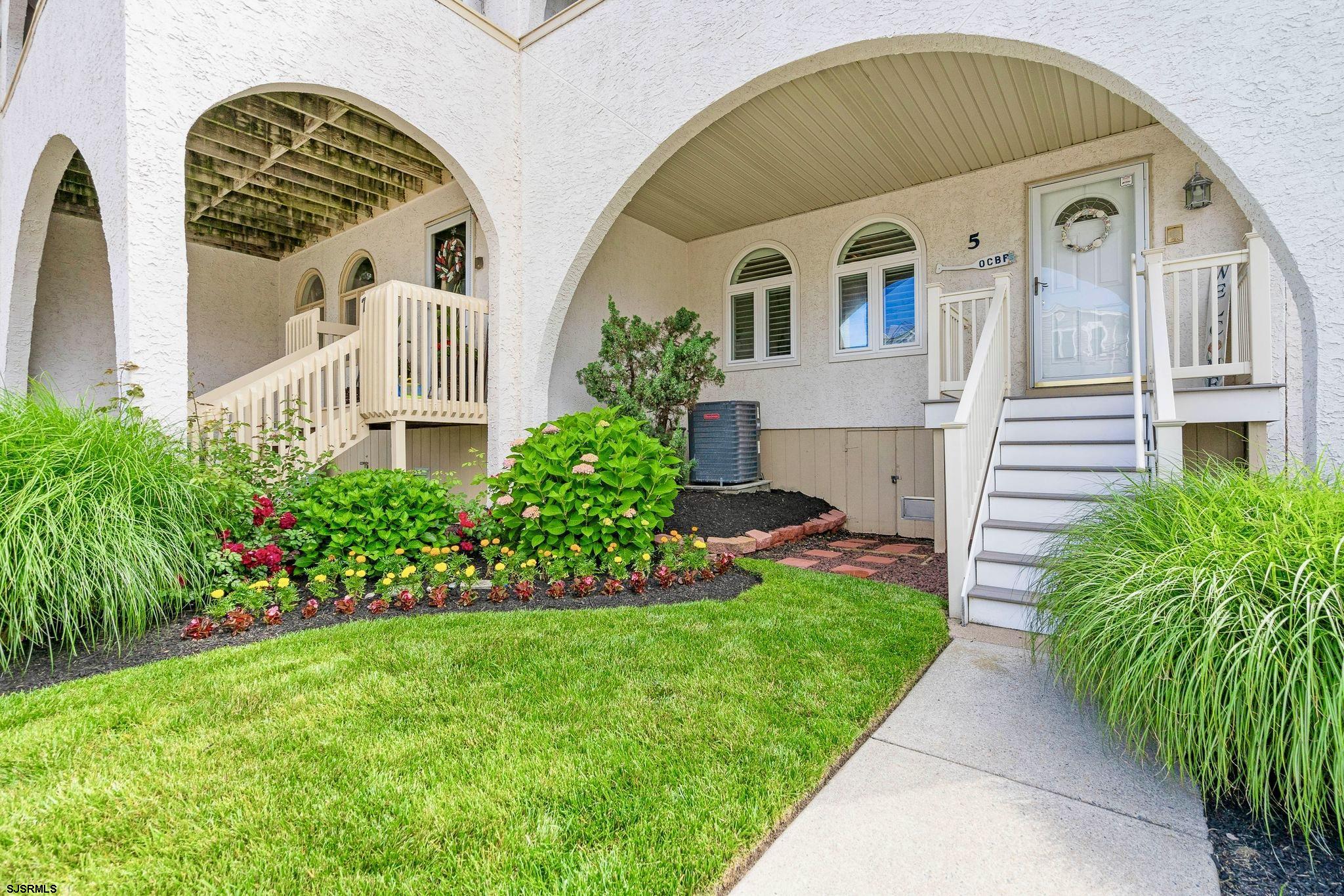 5 W 6th Street Unit: 5