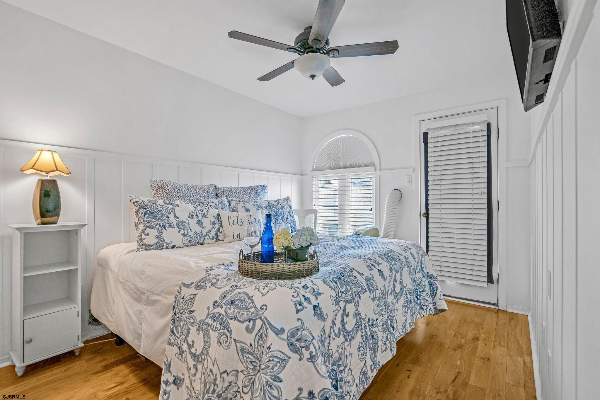 5 W 6th Street Unit: 5