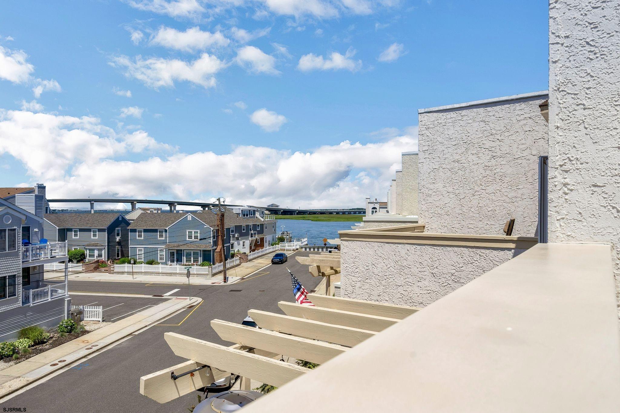 5 W 6th Street Unit: 5