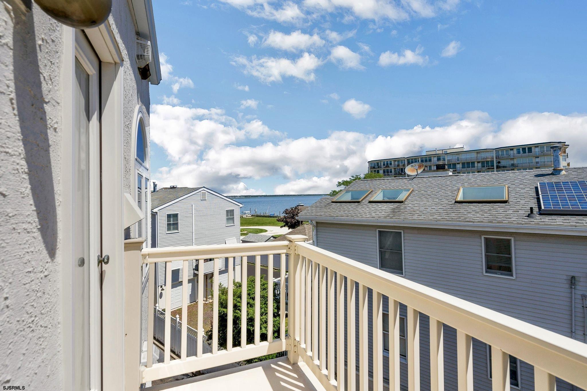 5 W 6th Street Unit: 5