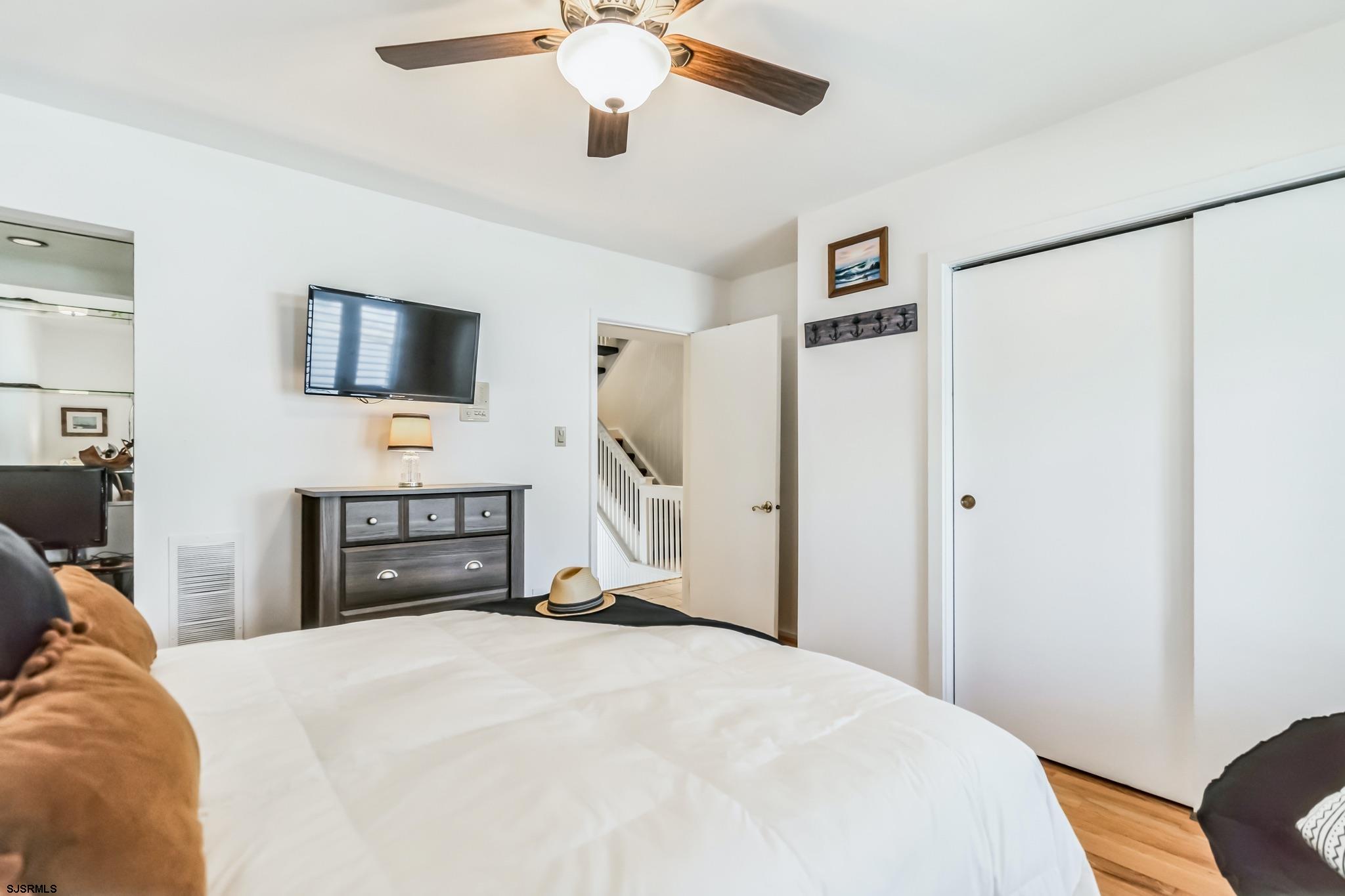 5 W 6th Street Unit: 5