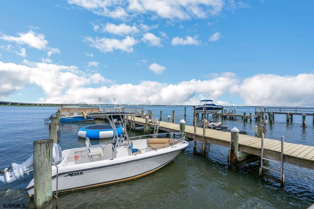 5 W 6th Street Unit: 5