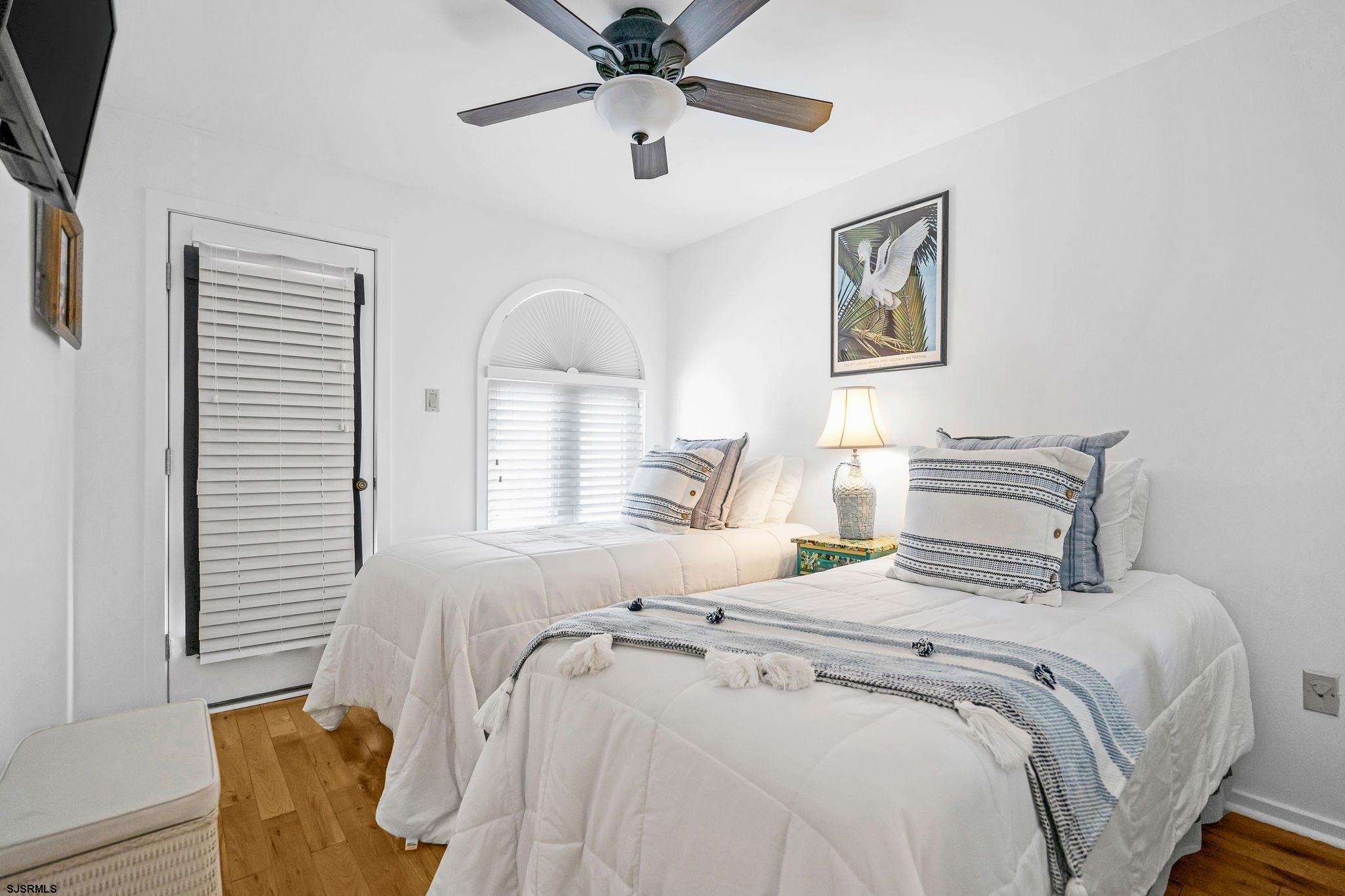 5 W 6th Street Unit: 5