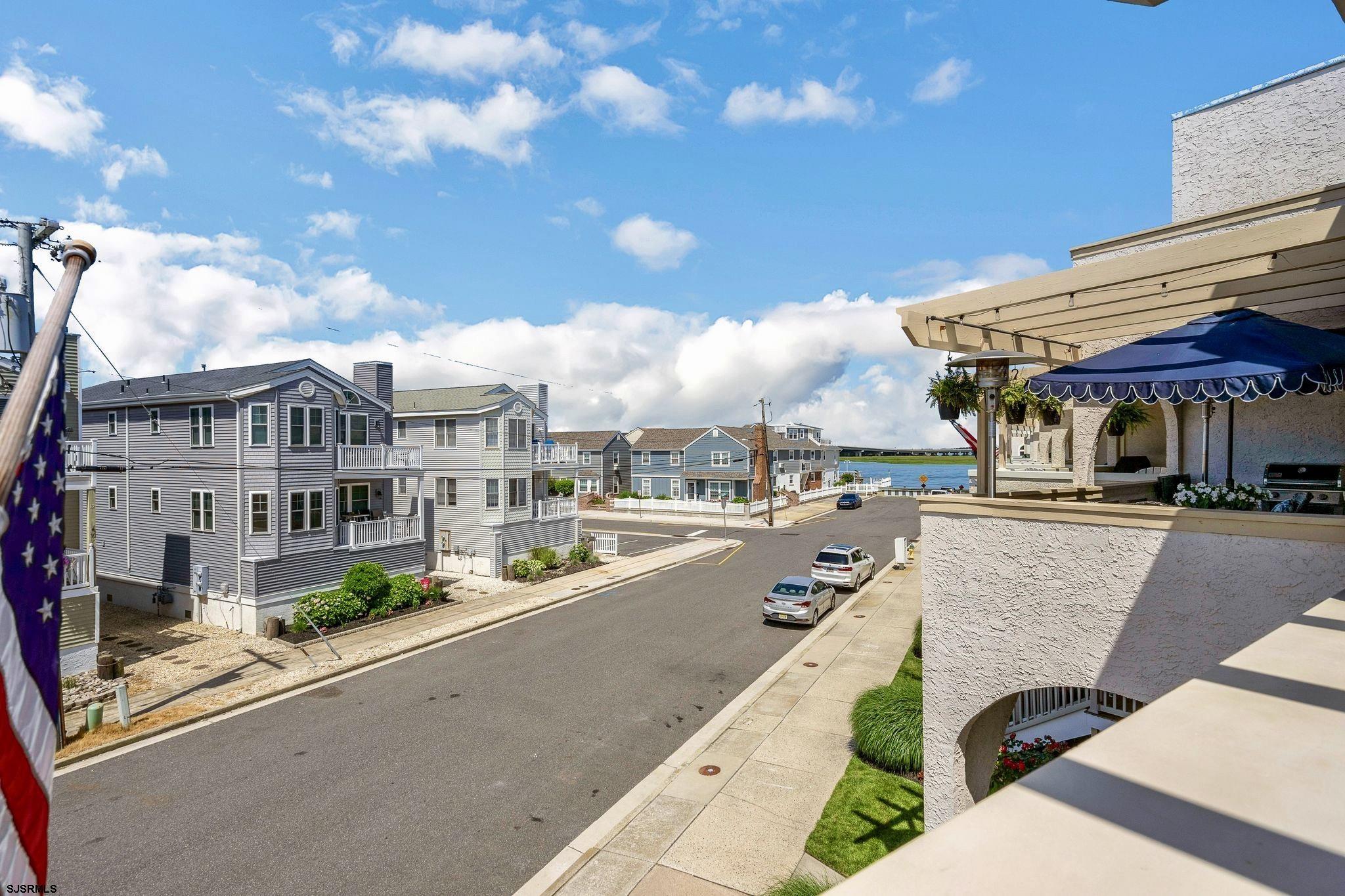 5 W 6th Street Unit: 5