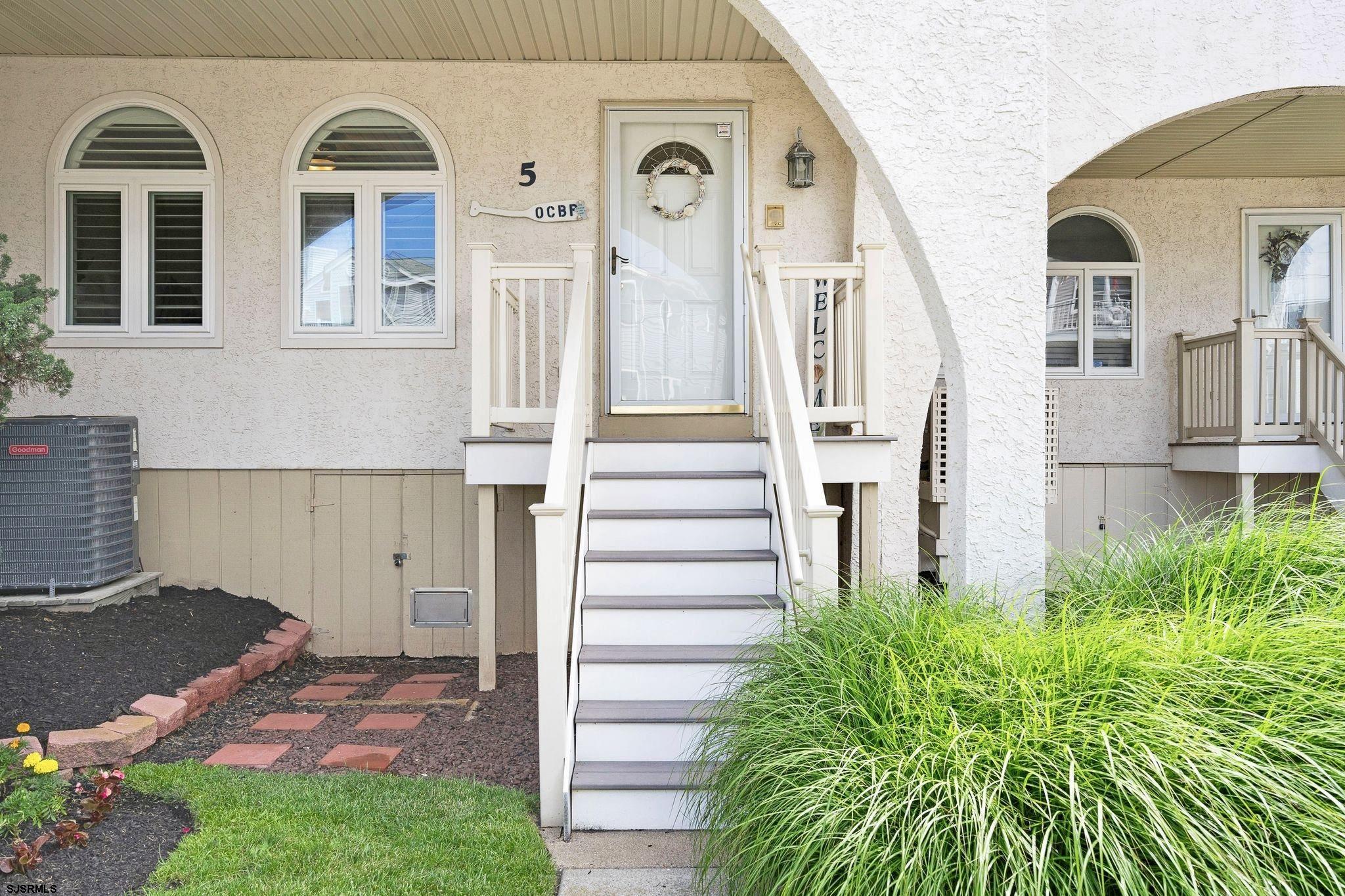 5 W 6th Street Unit: 5