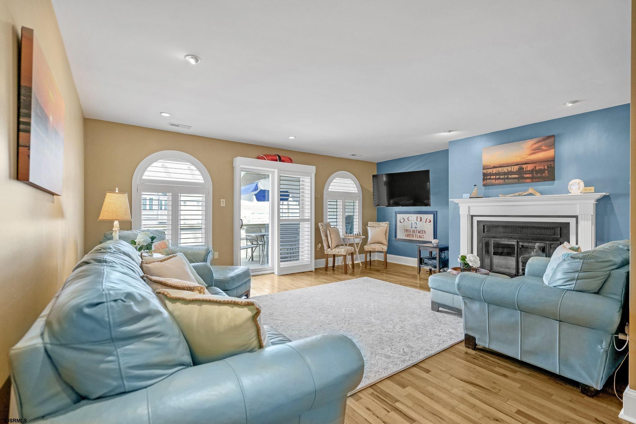 5 W 6th Street Unit: 5