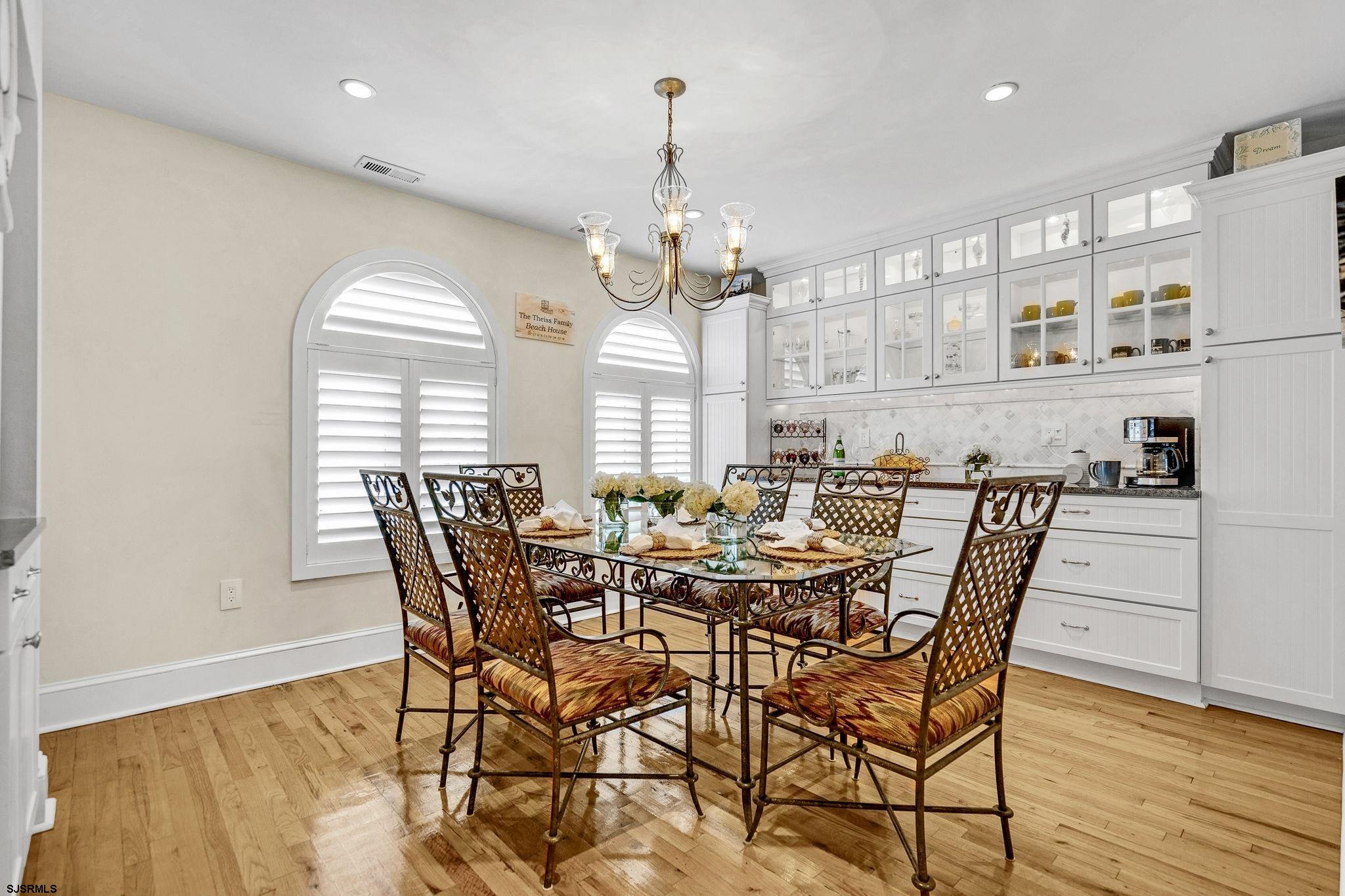 5 W 6th Street Unit: 5