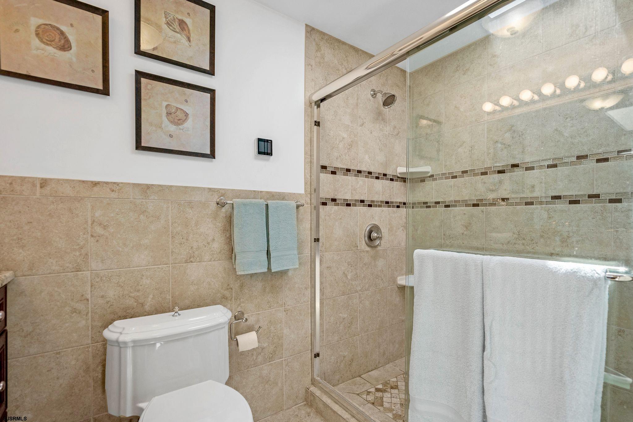 5 W 6th Street Unit: 5