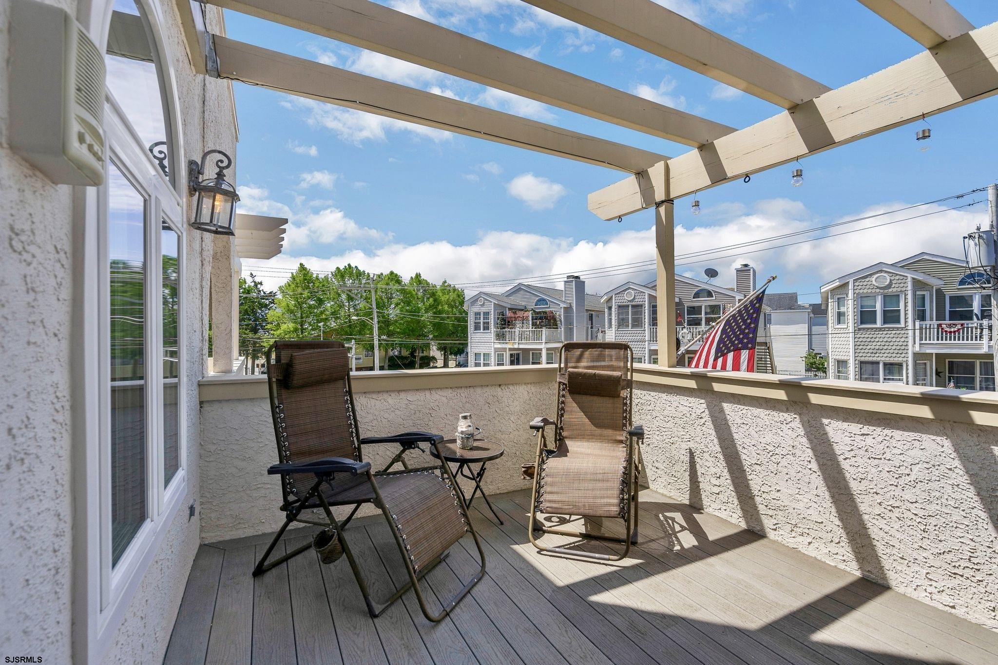 5 W 6th Street Unit: 5