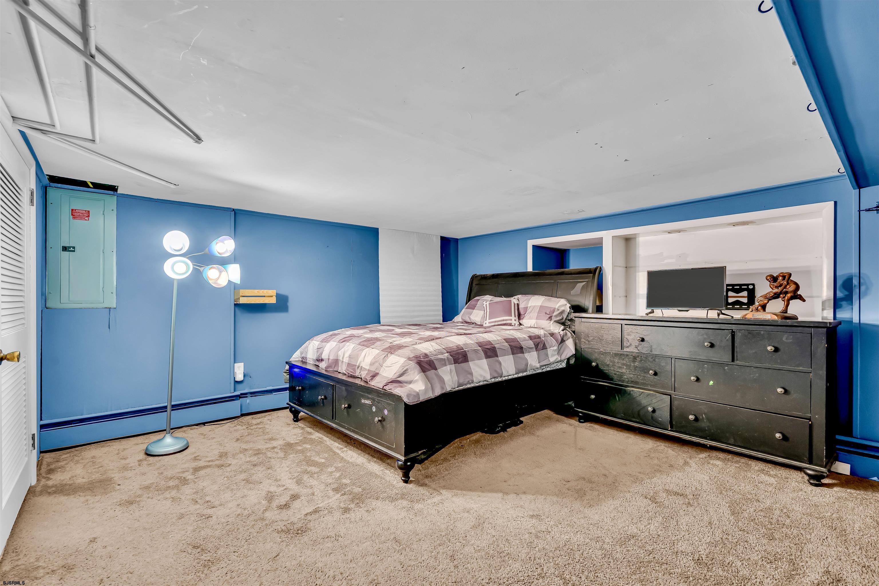 112 Roosevelt Avenue