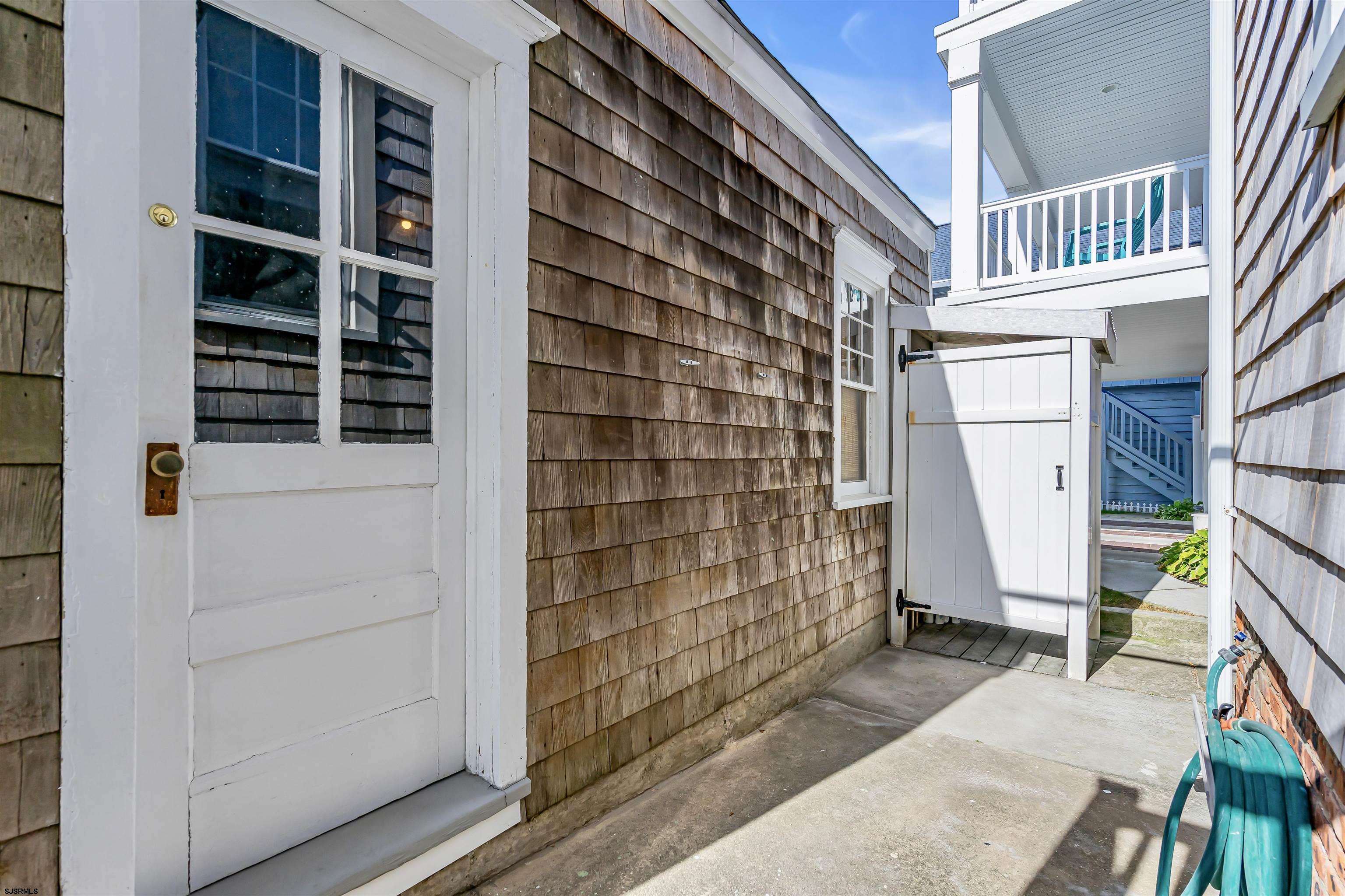 858 1st Street Unit: 1