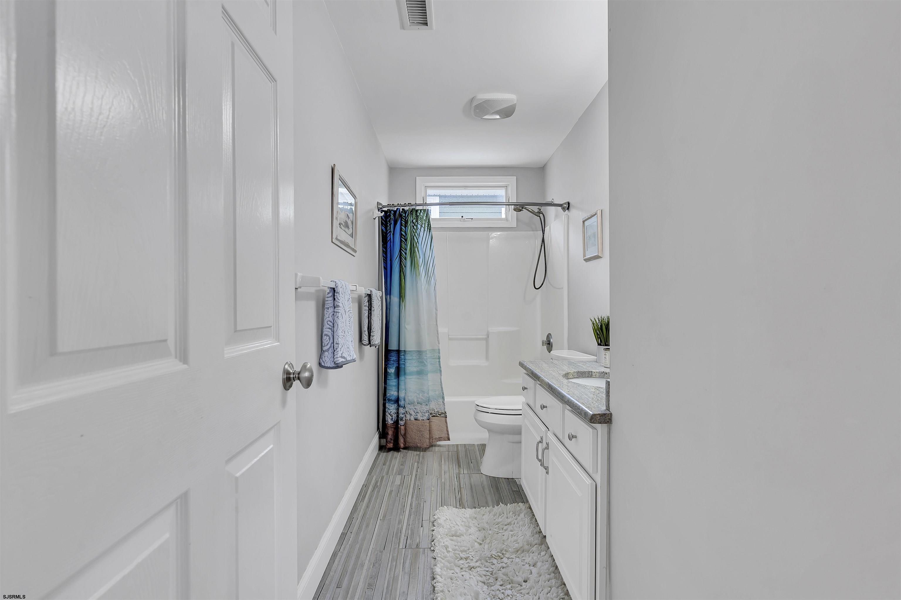 202 32nd Street Unit: 2