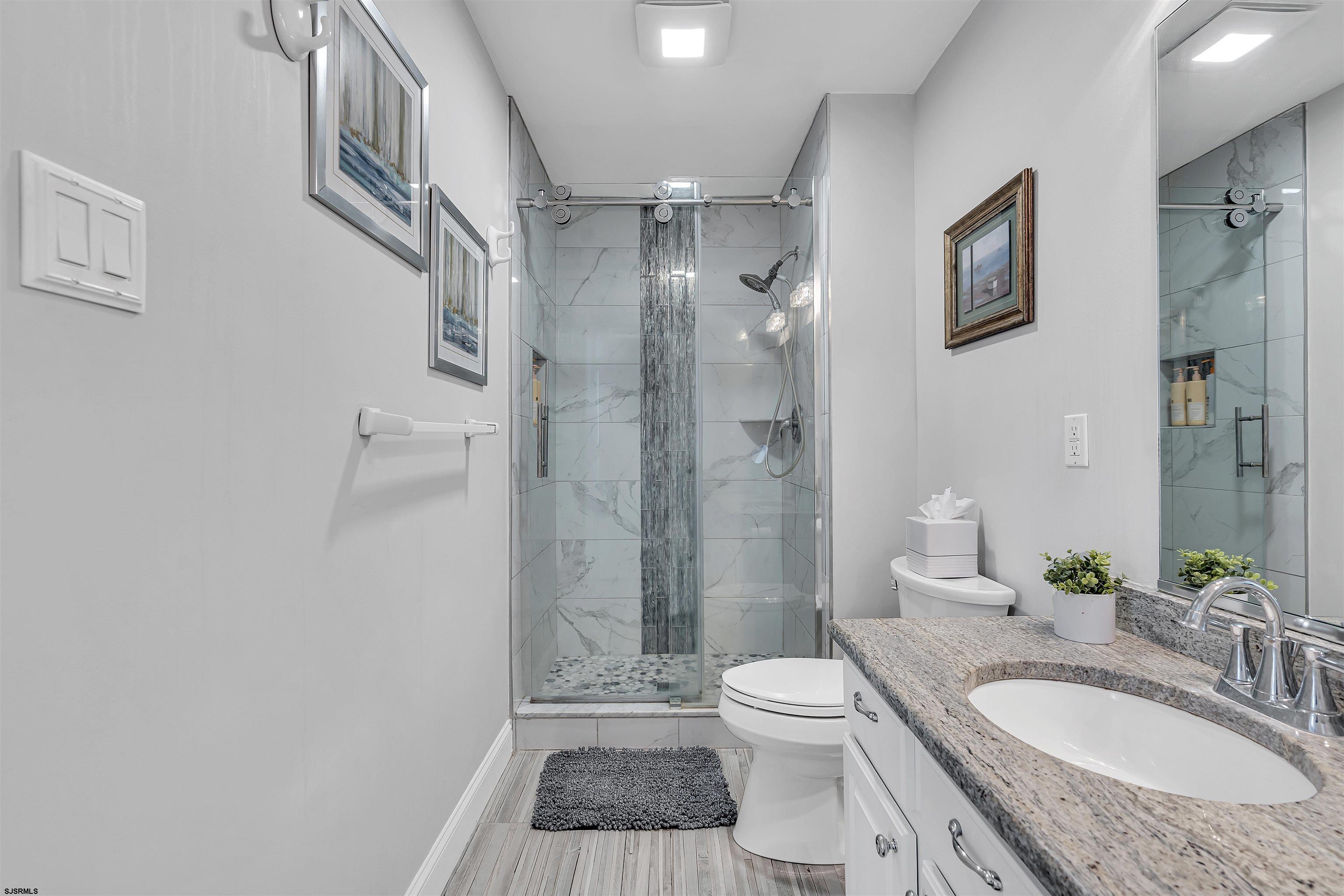 202 32nd Street Unit: 2