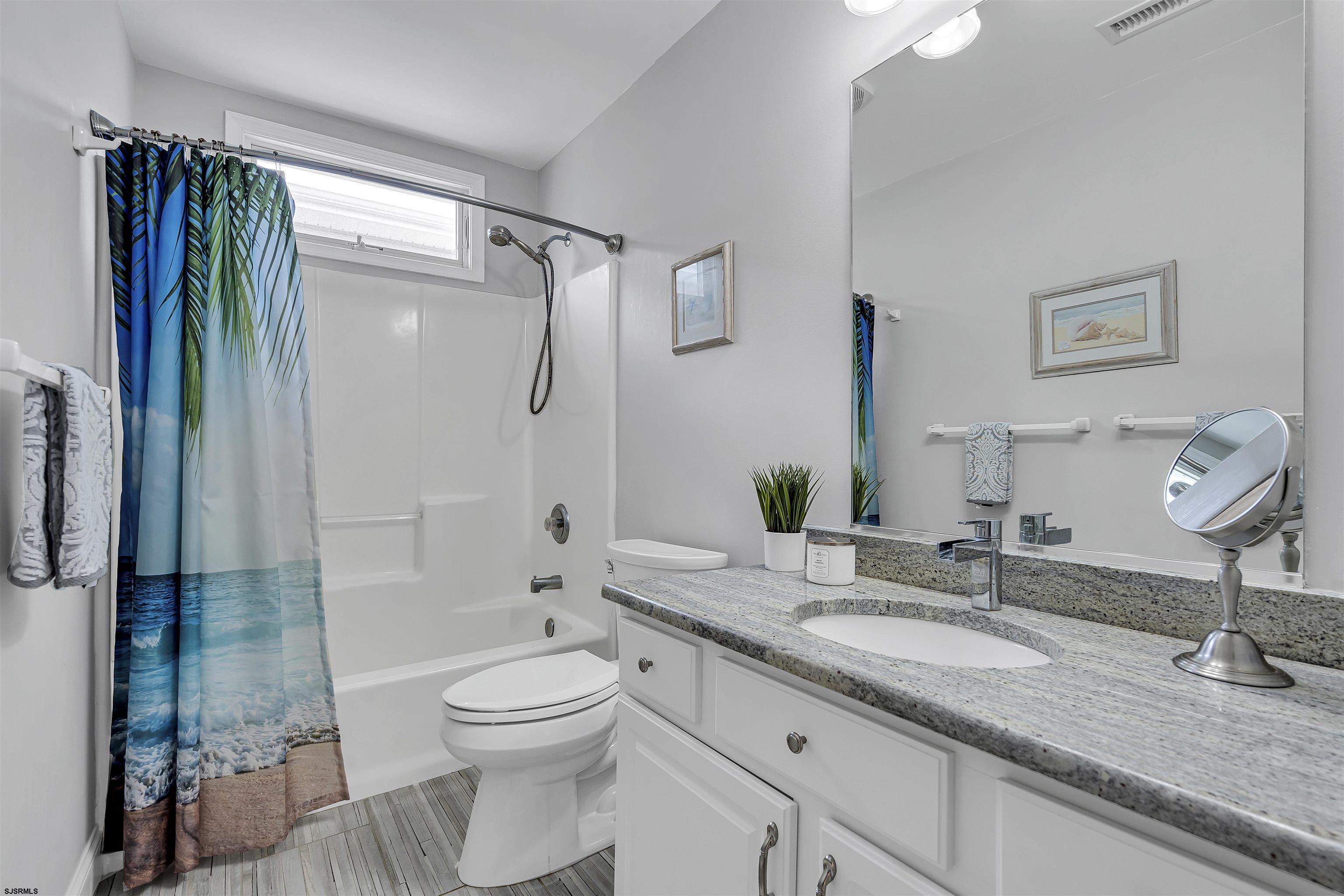 202 32nd Street Unit: 2