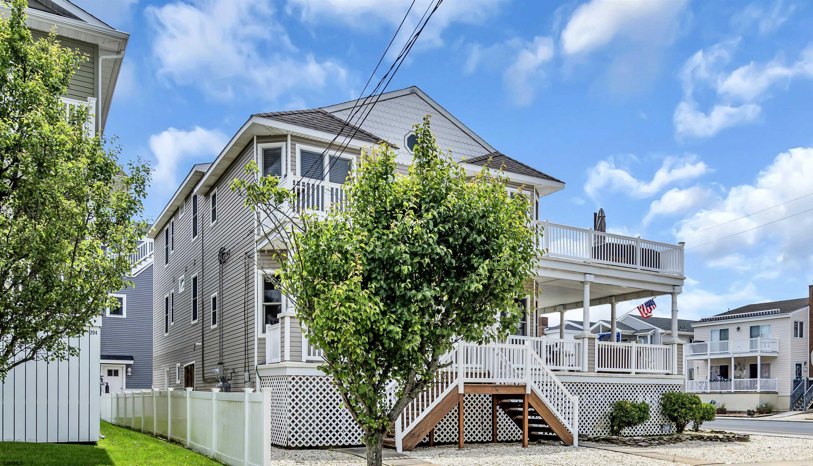 202 32nd Street Unit: 2