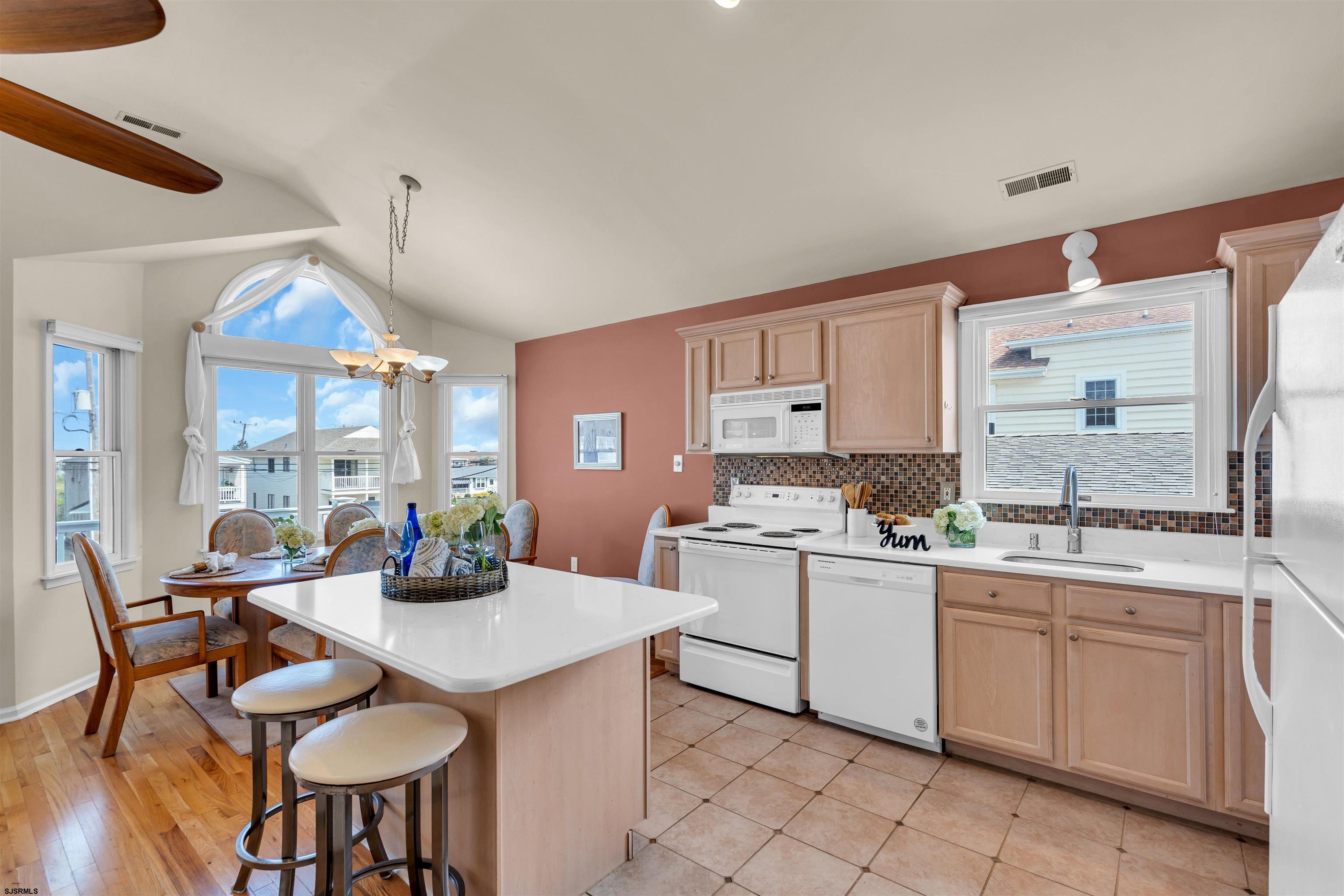 3611 West Ave Unit: 2