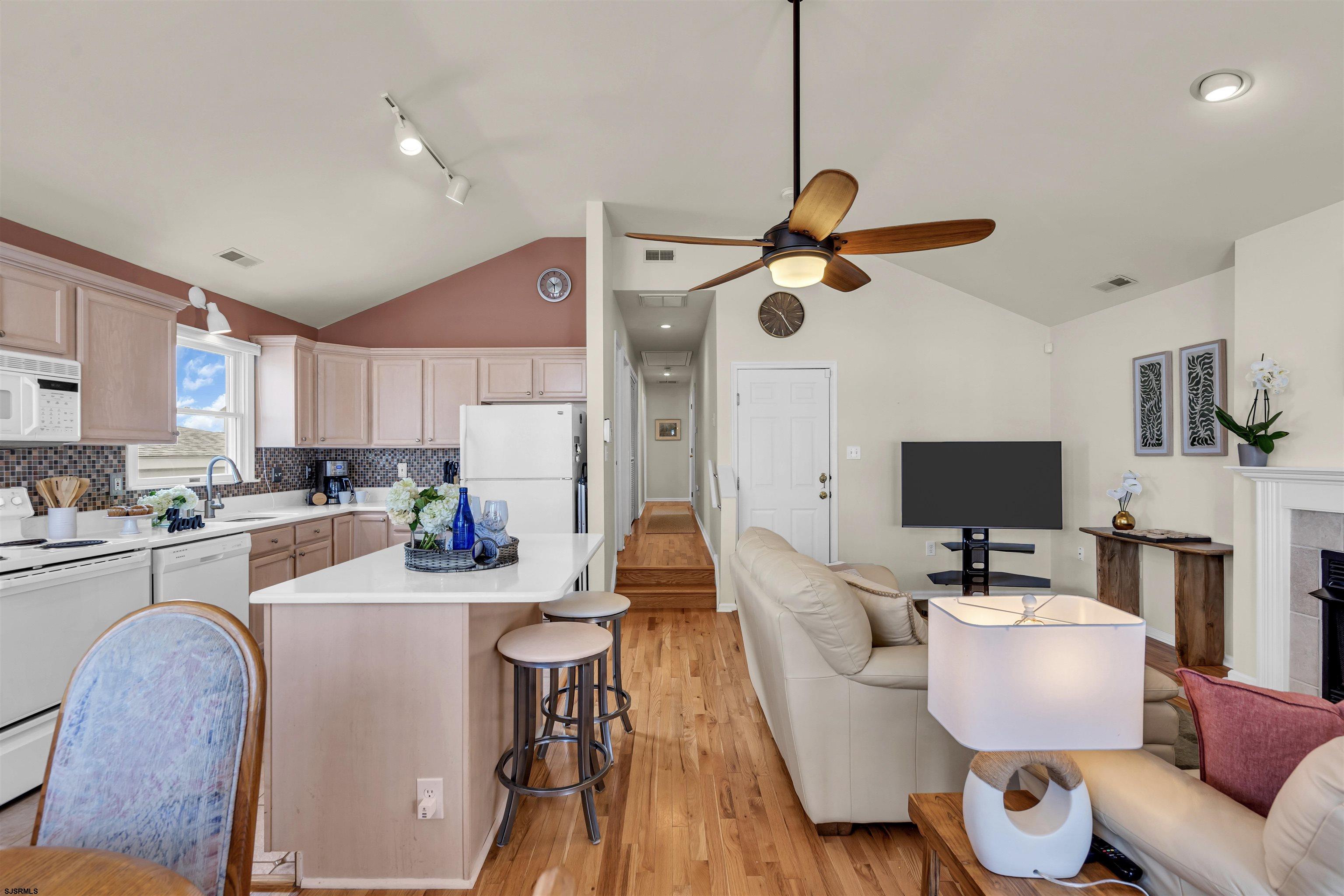 3611 West Ave Unit: 2