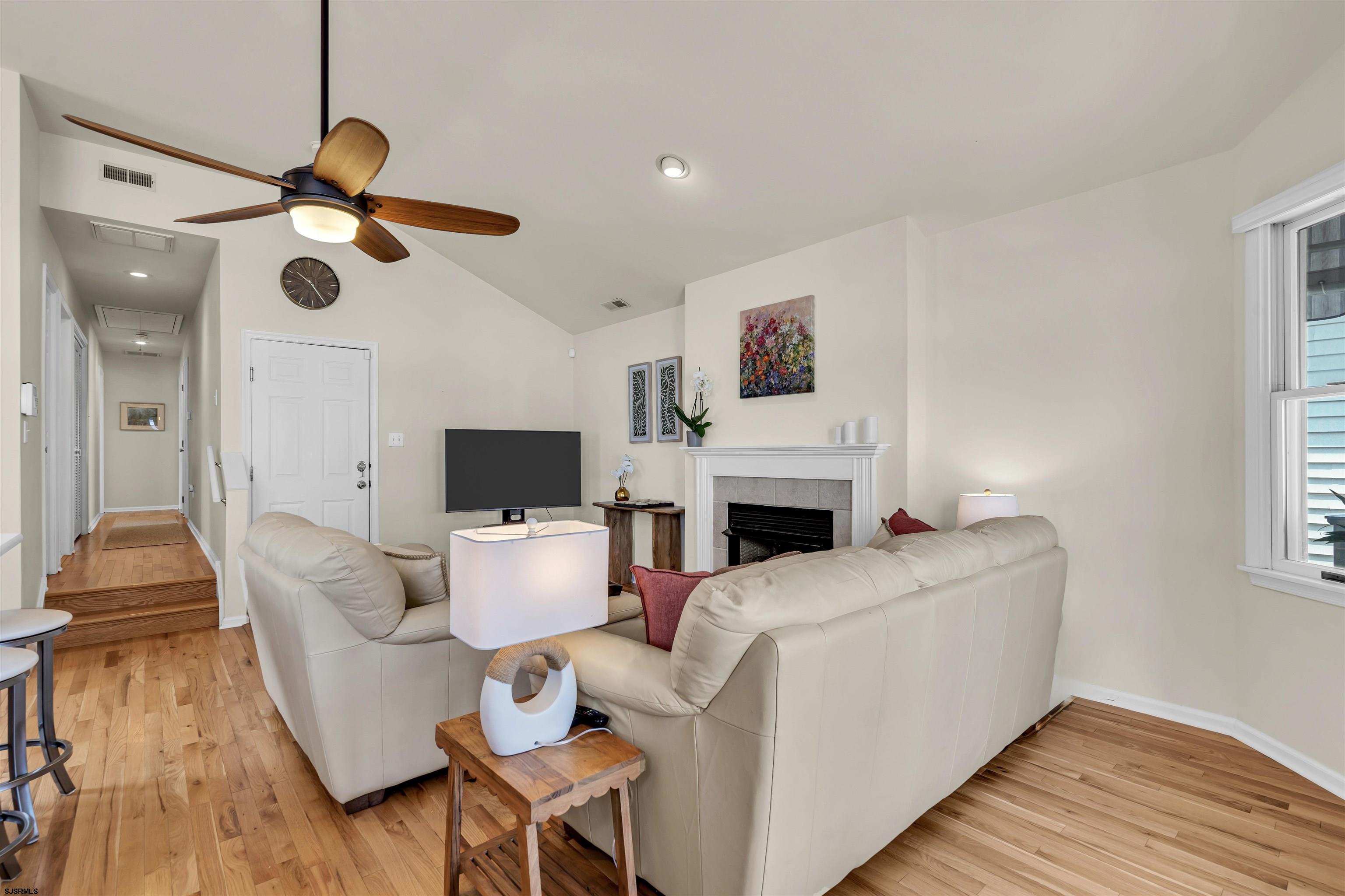 3611 West Ave Unit: 2