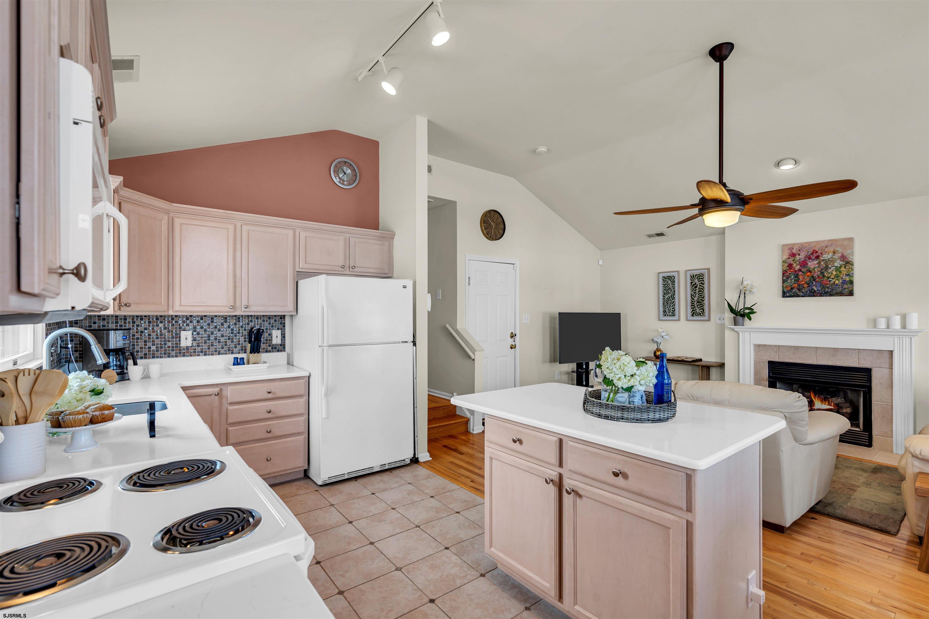 3611 West Ave Unit: 2