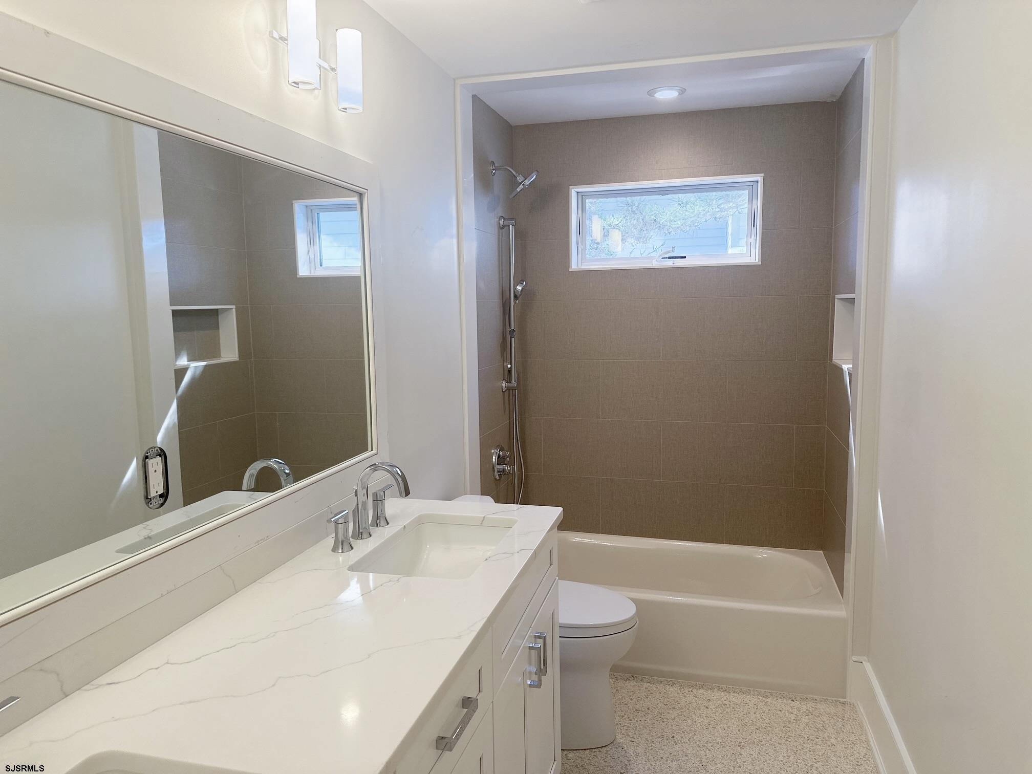 917 5th Street Unit: 1