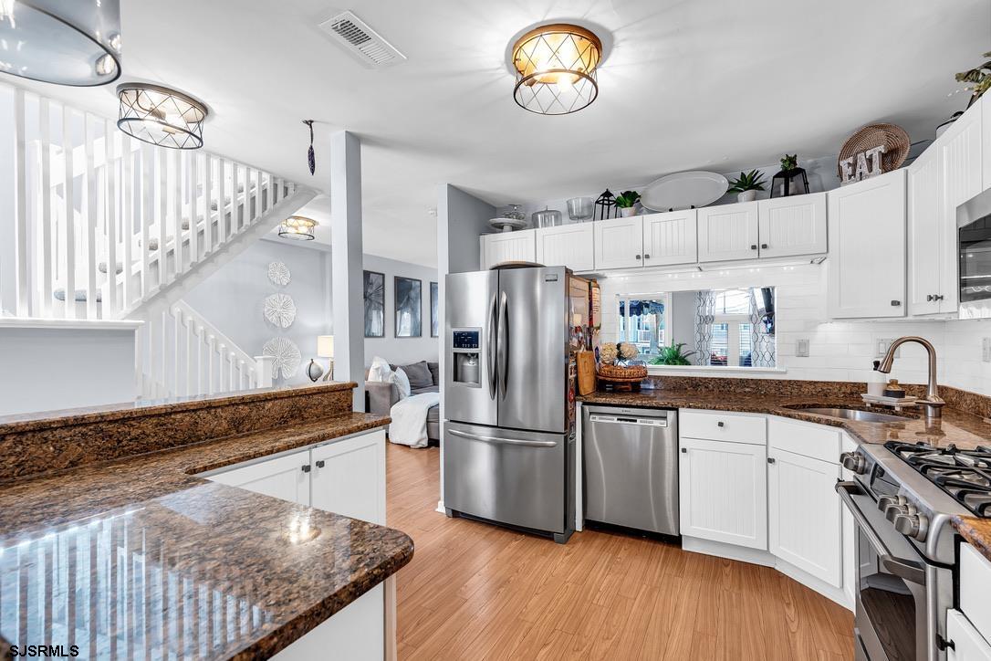 7 W 6th Street Unit: 7