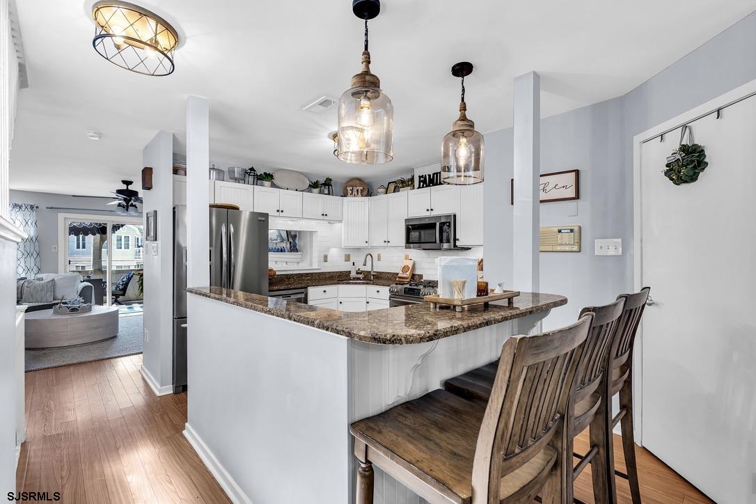 7 W 6th Street Unit: 7