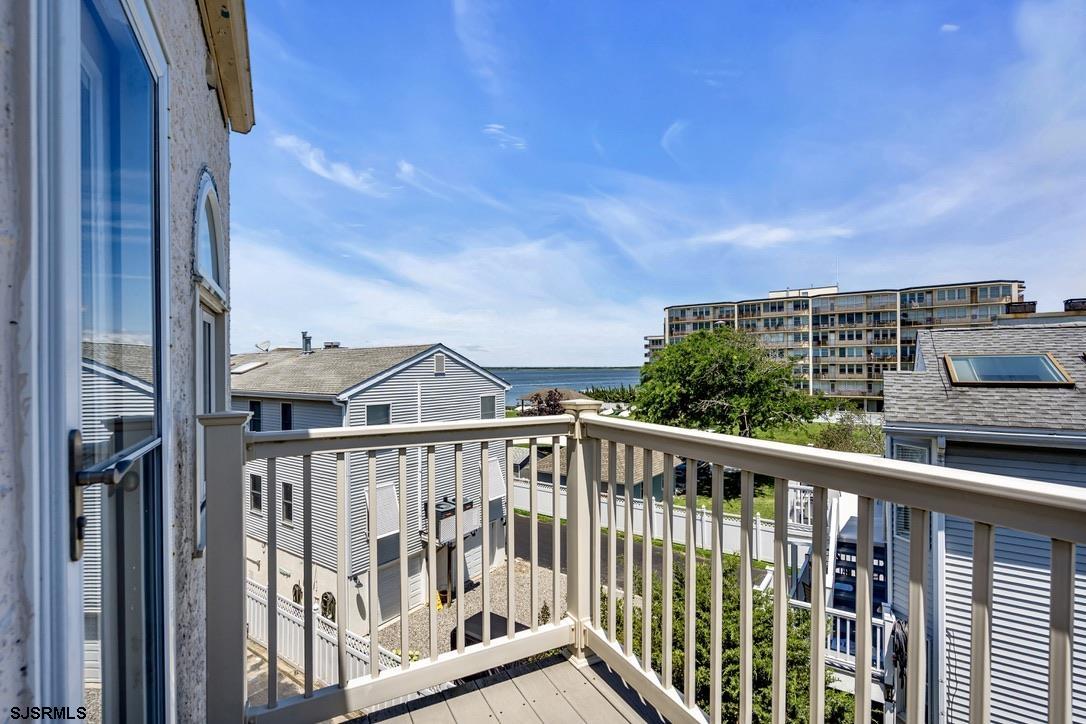 7 W 6th Street Unit: 7