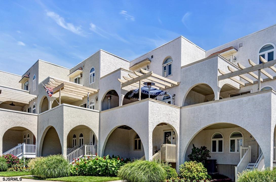 7 W 6th Street Unit: 7