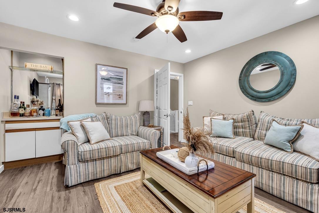 7 W 6th Street Unit: 7