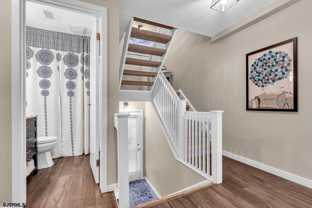 7 W 6th Street Unit: 7