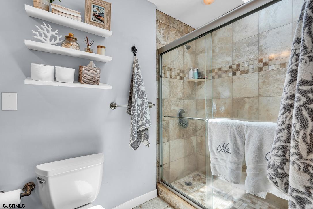 7 W 6th Street Unit: 7