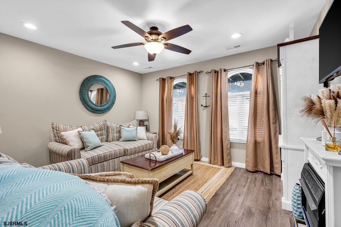 7 W 6th Street Unit: 7